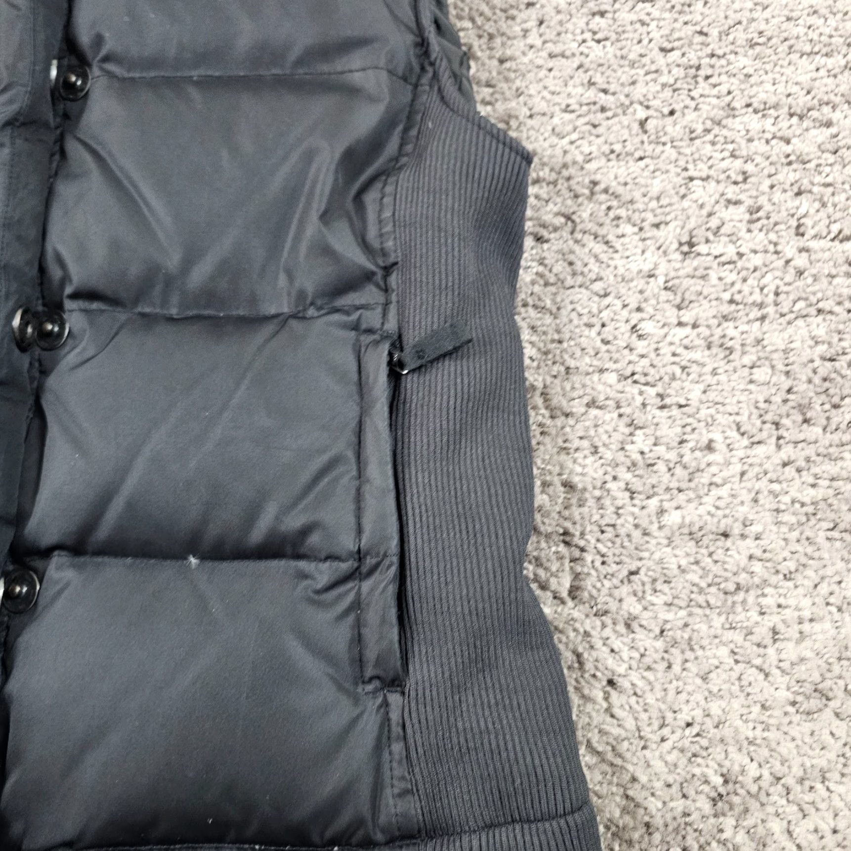 Gap VINTAGE Gap Puffer Vest Womens XS Black Down Full Zip Pockets Lined Ribbed Panel Size XS / US 0-2 / IT 36-38 - 2 Thumbnail