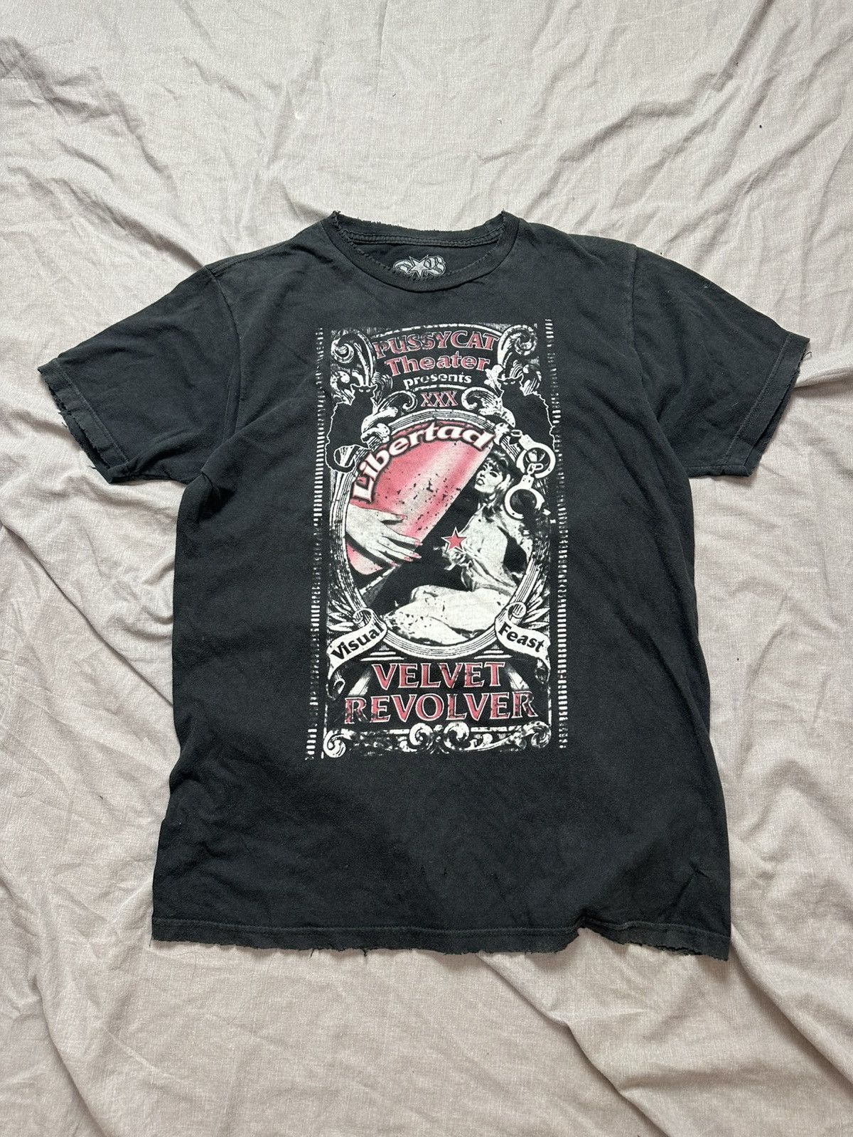 Vintage Y2k Velvet Revolver Band Distressed Tshirt