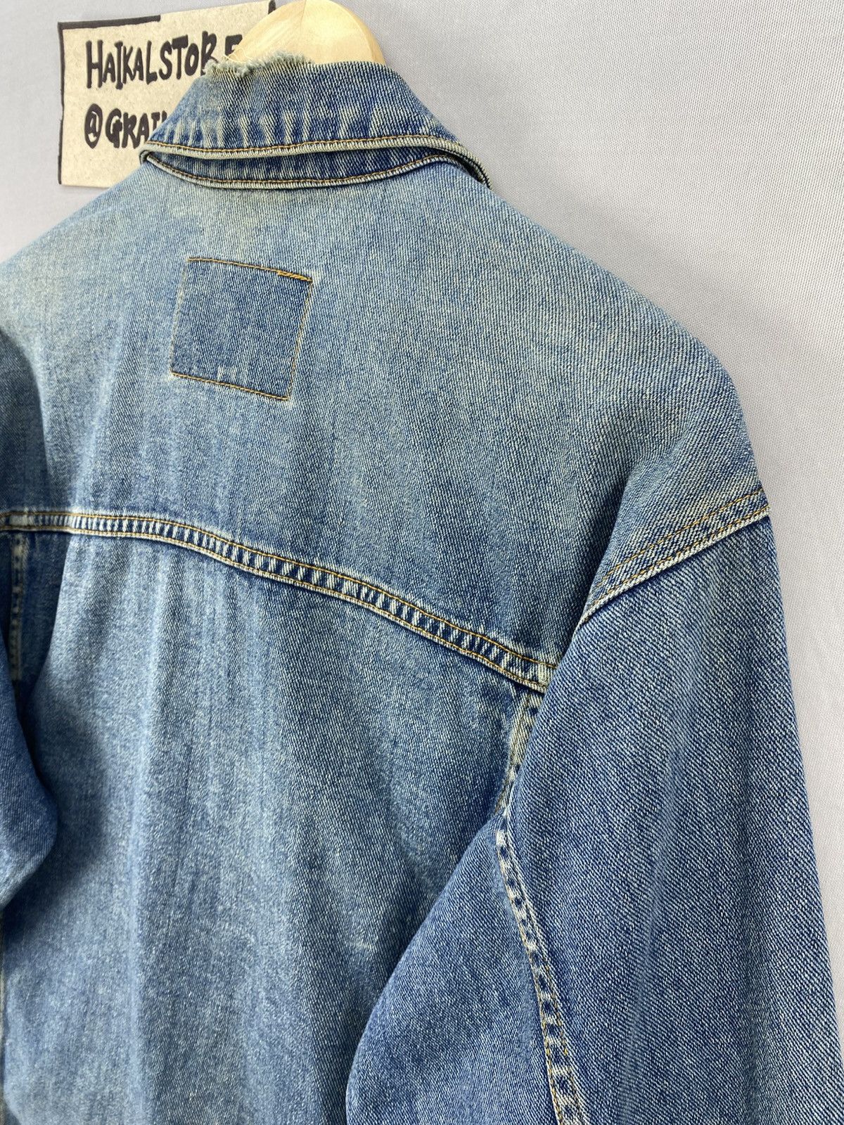 Uniqlo Vintage Uniqlo Trash Denim Trucker Jacket Size US L / EU 52-54 / 3 - 5 Thumbnail