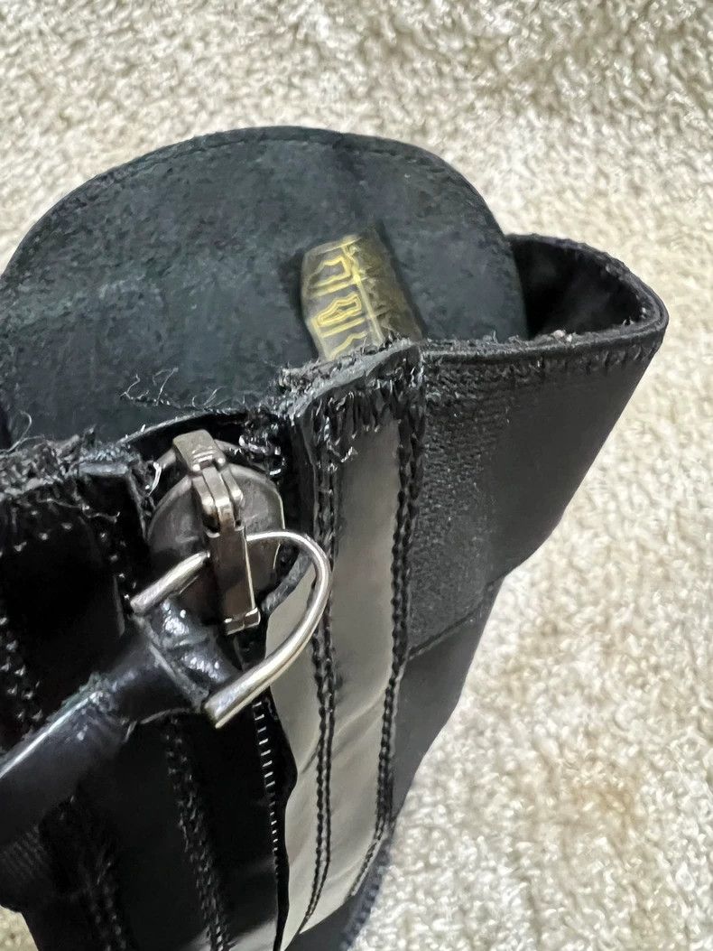 Givenchy Givenchy Men's High Top Laced Boots, Size 40, Made in Ital Size US 7 / EU 40 - 7 Thumbnail