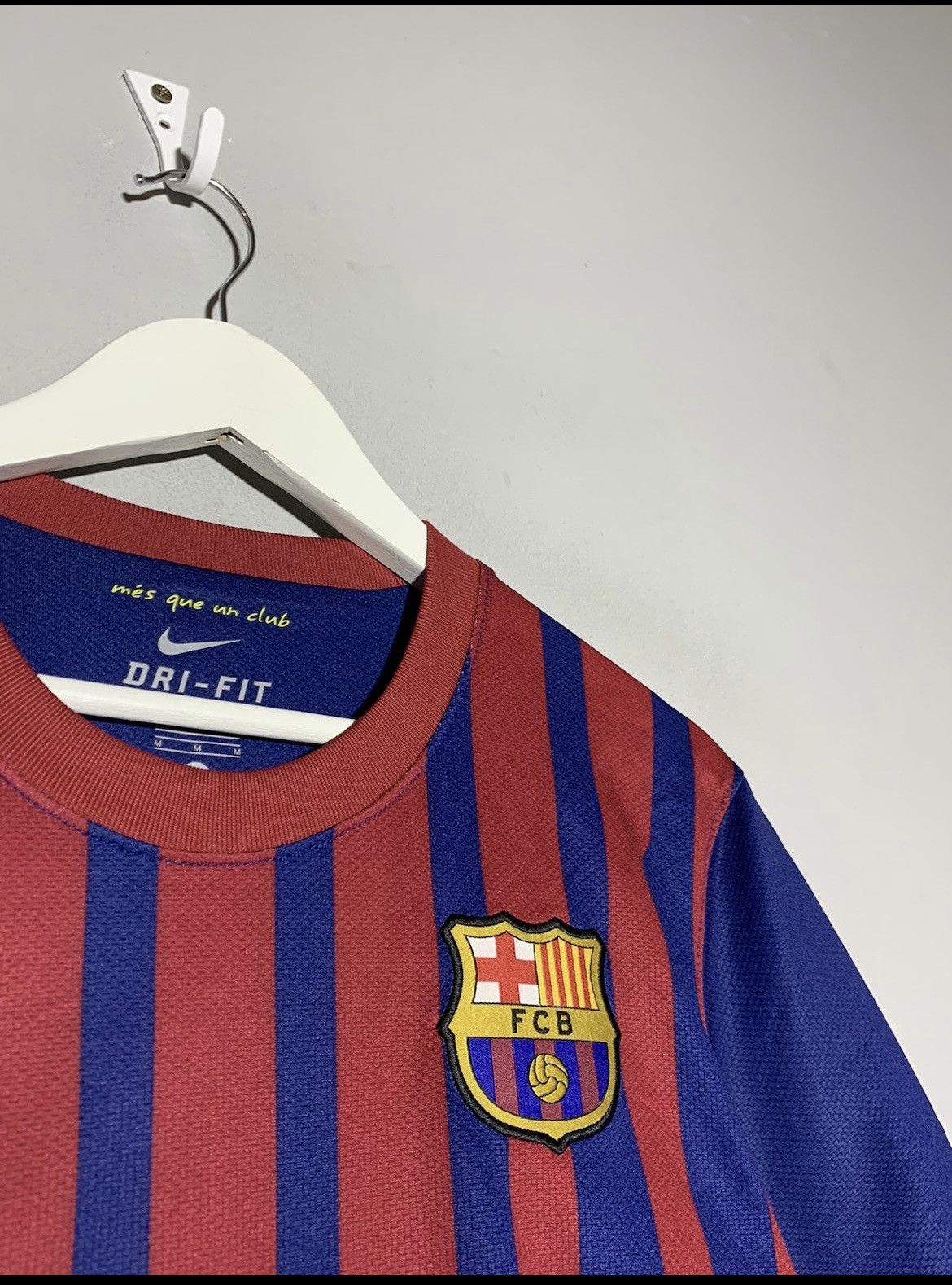 Other F.C Barcelona Nike 2011/12 y2k hype soccer jersey Size US M / EU 48-50 / 2 - 4 Thumbnail