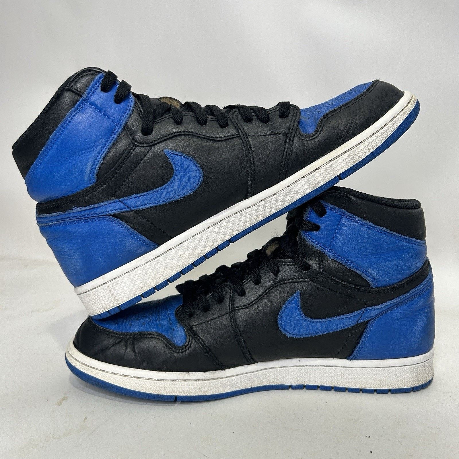 Jordan Brand Nike Air Jordan 1 Retro OG High “Royal” (2017) Size US 10.5 / EU 43-44 - 3 Thumbnail