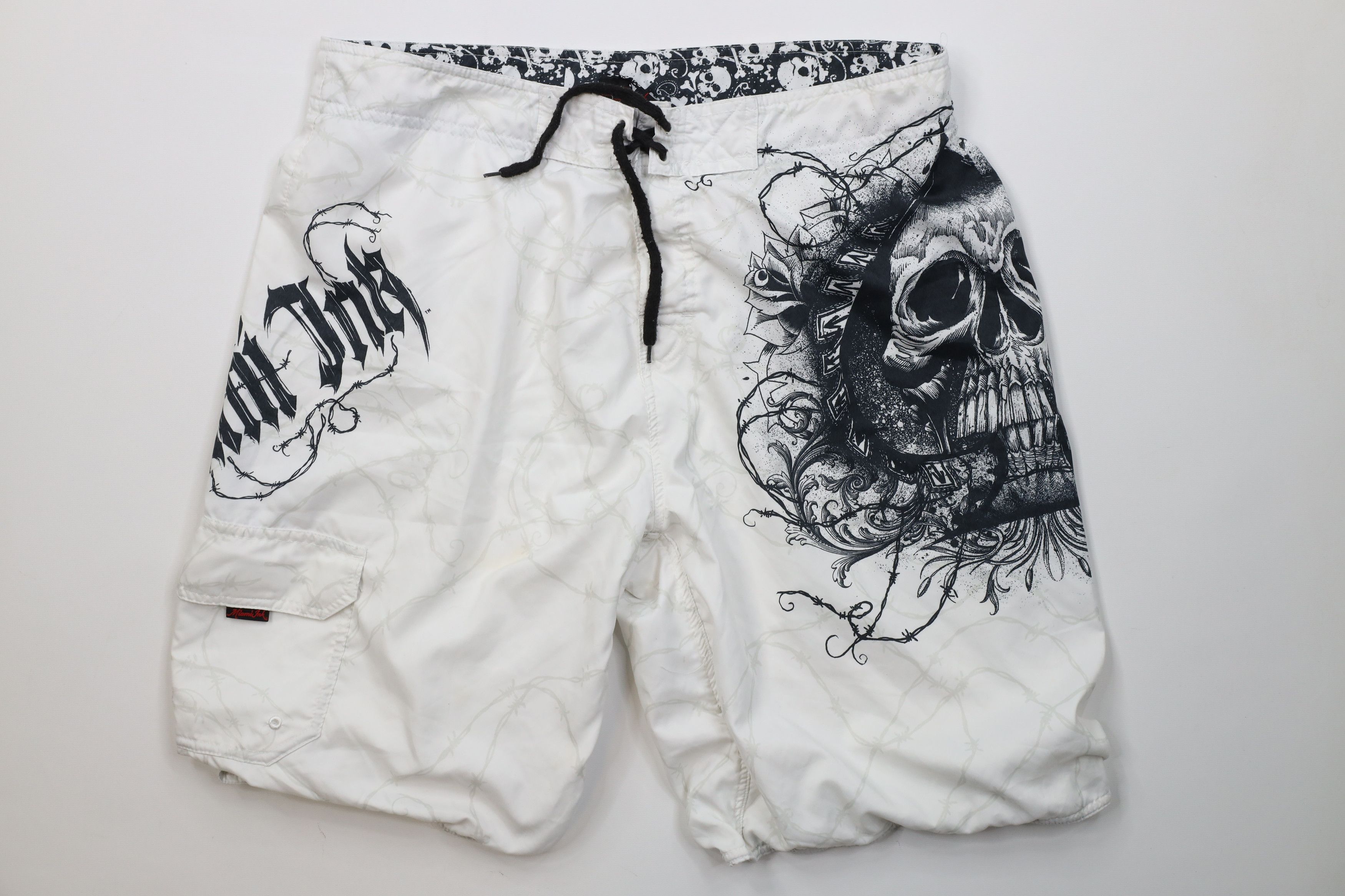Vintage Vintage Y2K Streetwear Wire Skull Lined Board Shorts White Size US 36 / EU 52 - 1 Thumbnail