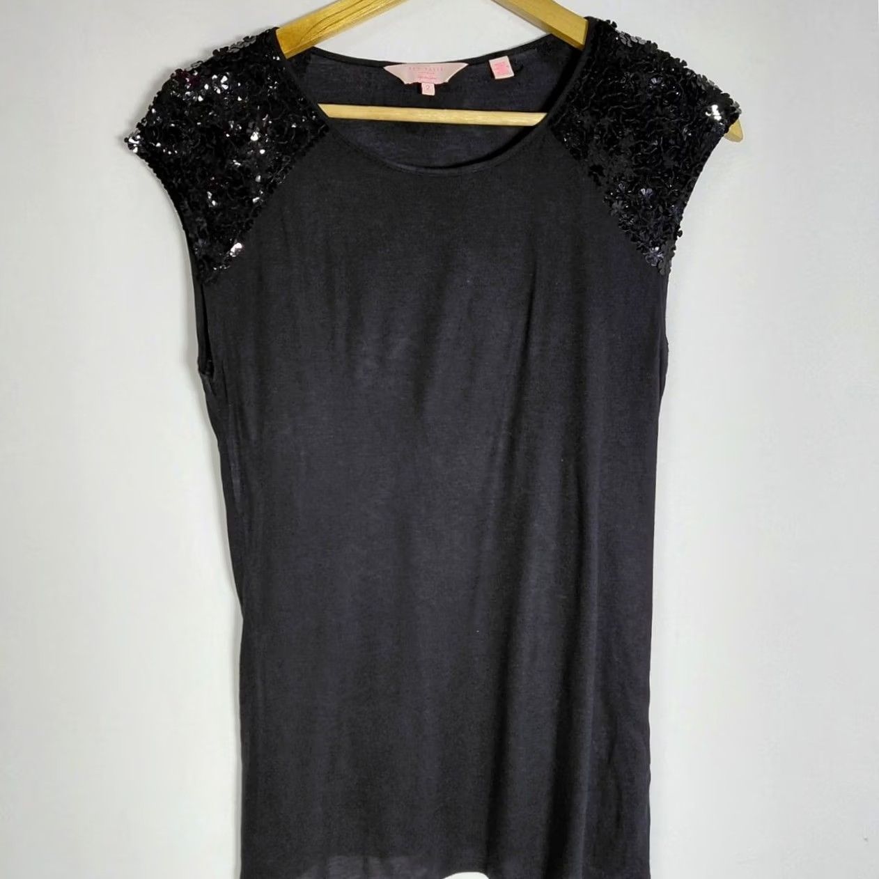 Ted Baker TED BAKER Sequin Shoulder Top Solid Knit Sleeveless Women Size 2 Size XS / US 0-2 / IT 36-38 - 2 Thumbnail