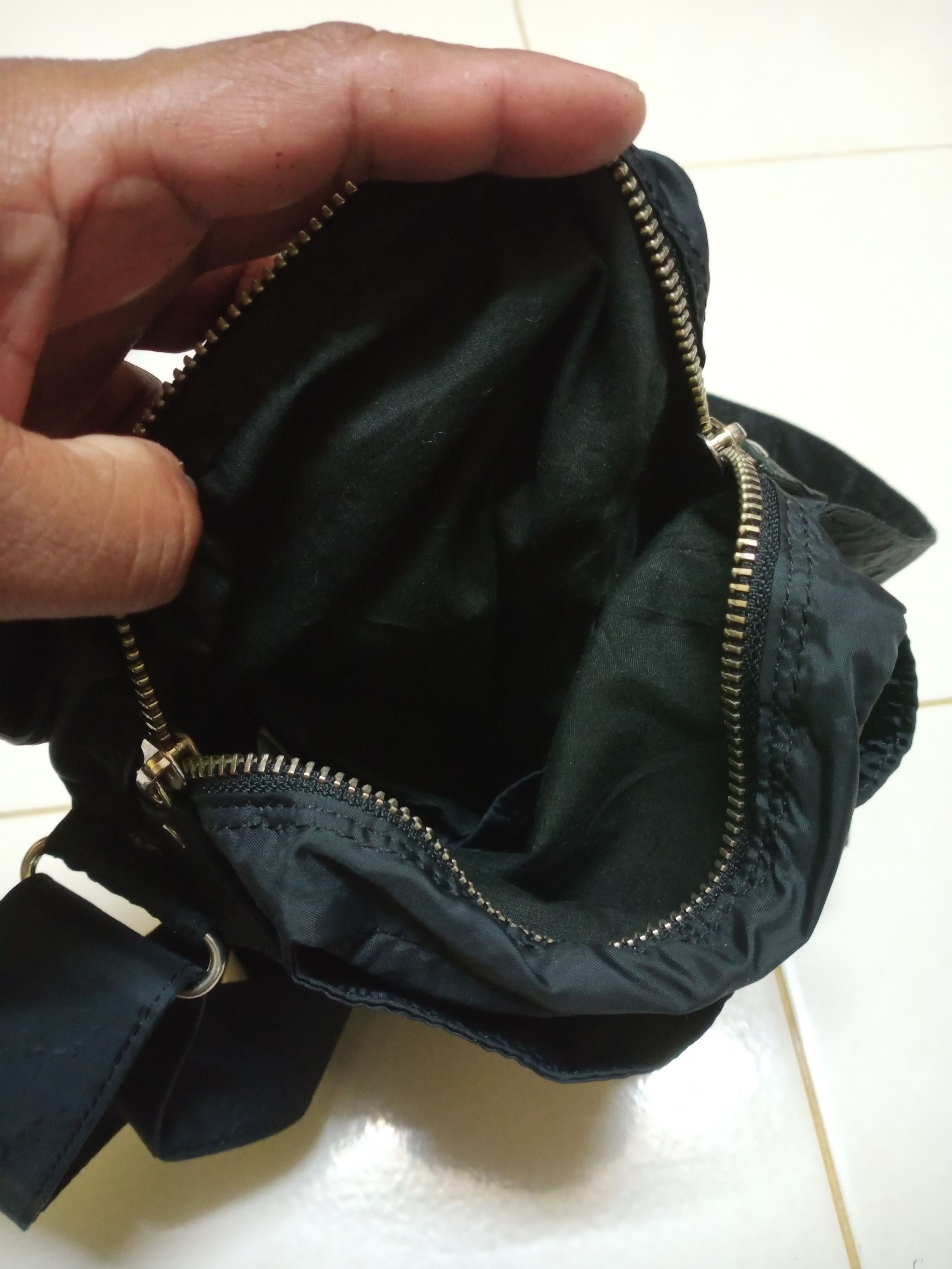 Yohji Yamamoto Rare Vintage Yohji Yamamoto Y'saccs Nylon Shoulder Bag Size ONE SIZE - 8 Thumbnail