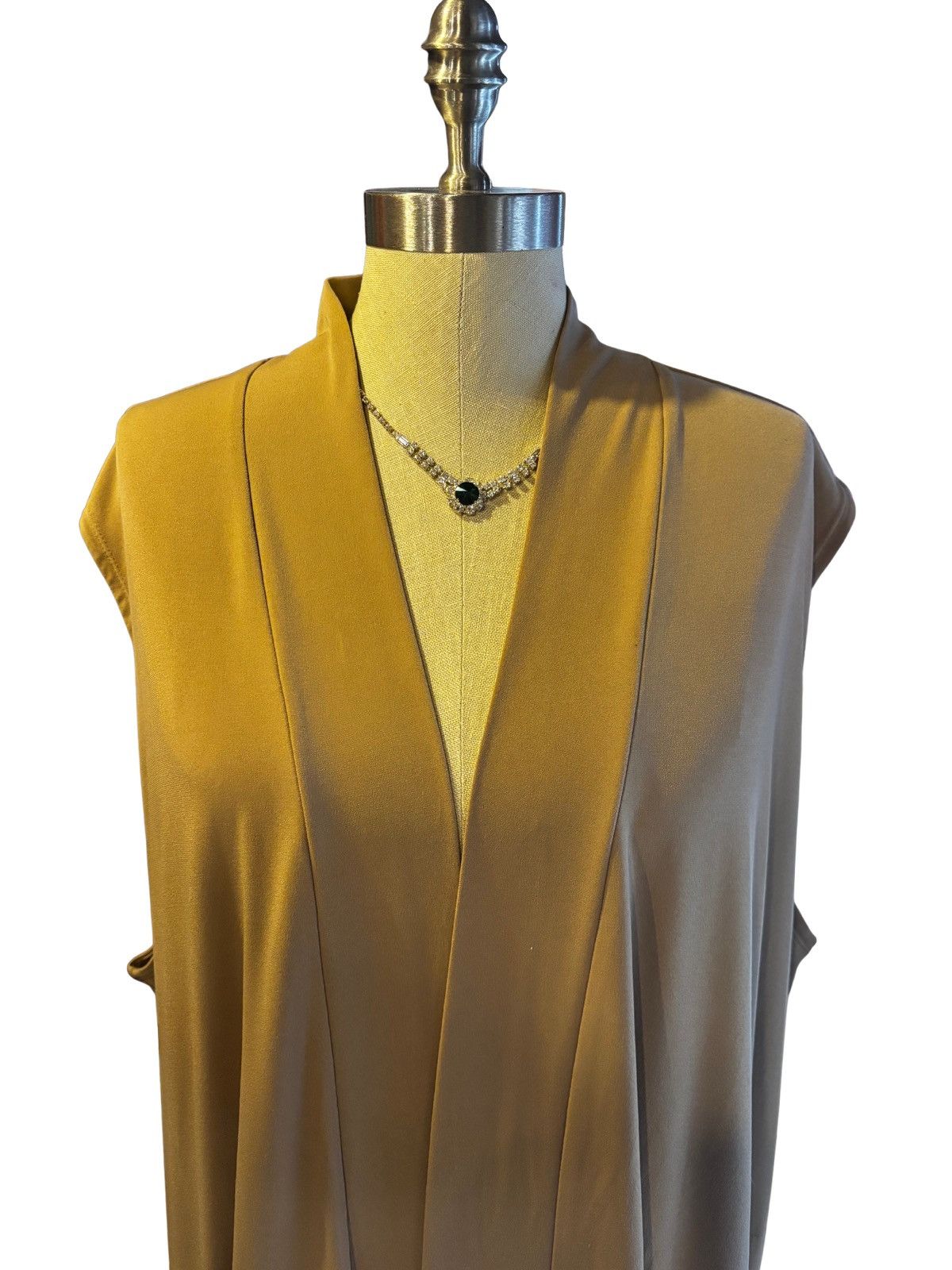 Other Beautiful tan sleeveless Cardigan.wt1225 Size 3XL / US 20-22 - 2 Thumbnail