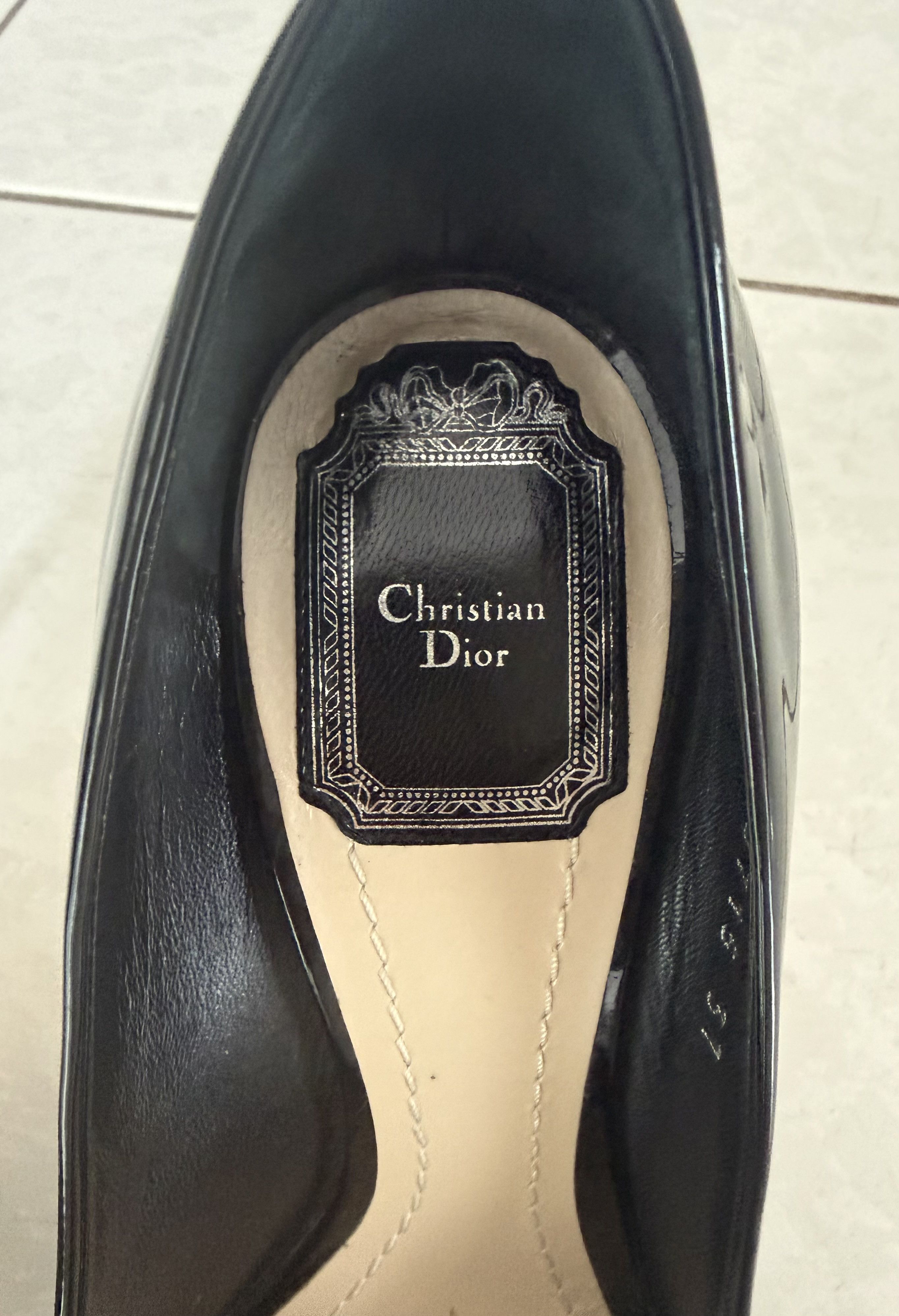 Dior Christian Dior Black Patent Leather Pointed-Toe Pumps 37(IT) Size US 7 / IT 37 - 6 Thumbnail