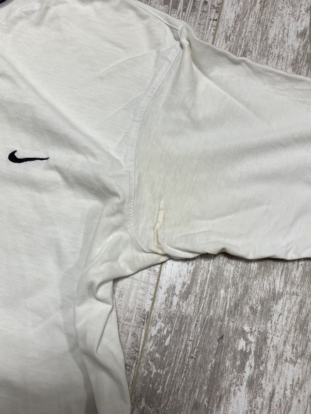Nike × Vintage 🔥VINTAGE 90S DISTRESSED NIKE SOLO SWOOSH T-SHIRT Size US M / EU 48-50 / 2 - 6 Thumbnail