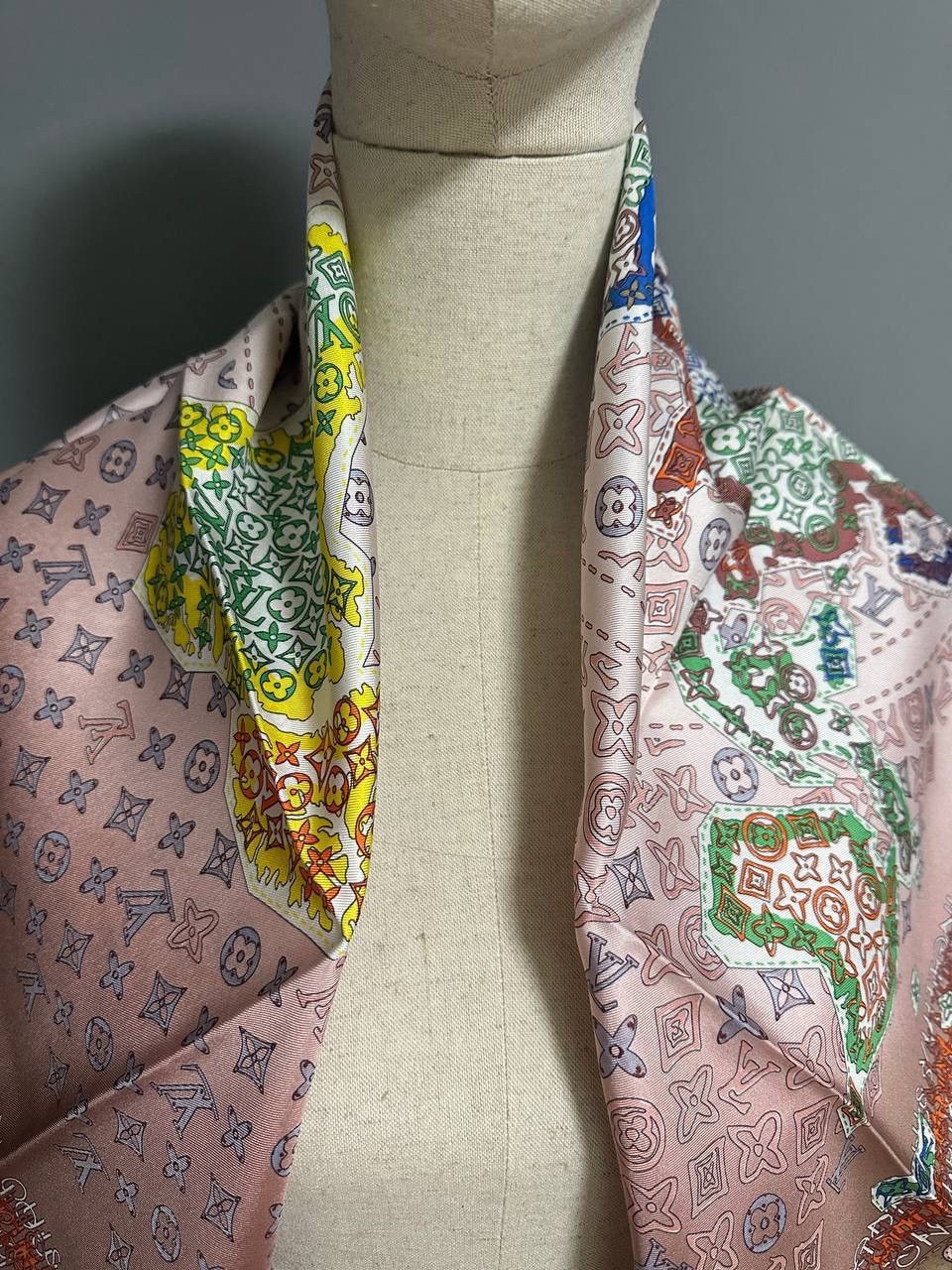 Louis Vuitton Louis Vuitton Scarf Silk Monogram Print Map logo New Auth Size ONE SIZE - 21 Thumbnail