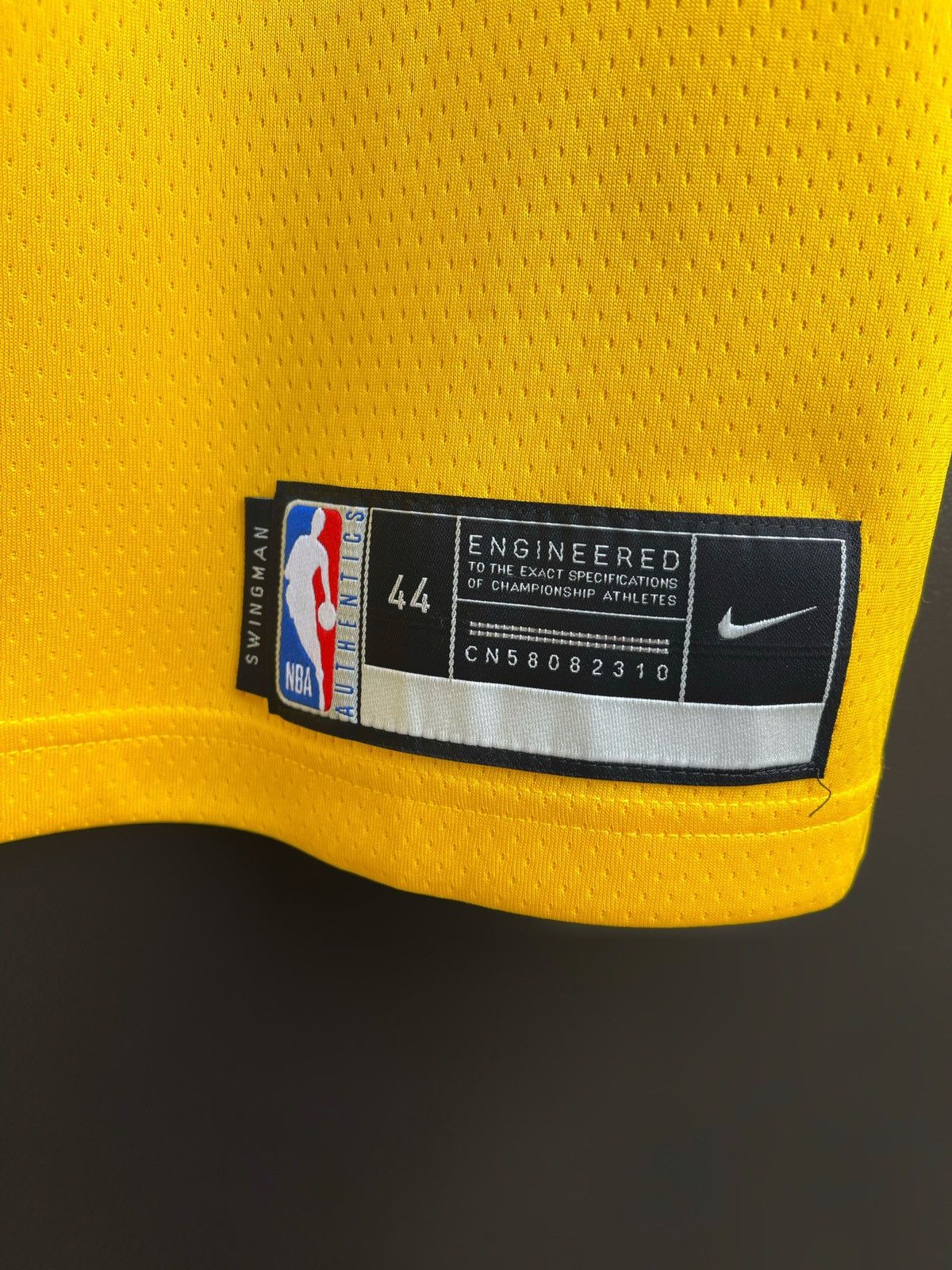 NBA Lebron James #6 Los Angeles LAKERS Jersey NBA SWINGMAN Nike Size US M / EU 48-50 / 2 - 7 Thumbnail