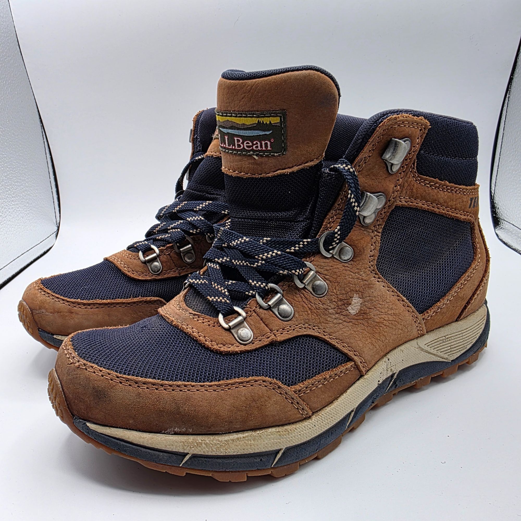 L.L. Bean LL Bean Mountain Classic Mens Size 8 Brown Waterproof Hiking Size US 8 / EU 41 - 4 Thumbnail