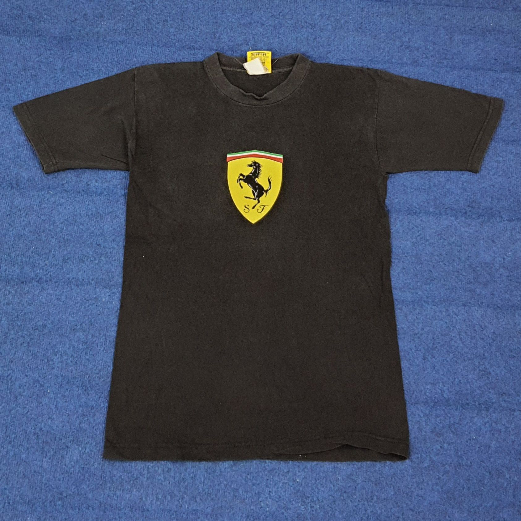 Ferrari Vintage Ferrari Sports Logo Tshirt C276N16 Size US S / EU 44-46 / 1 - 1 Thumbnail