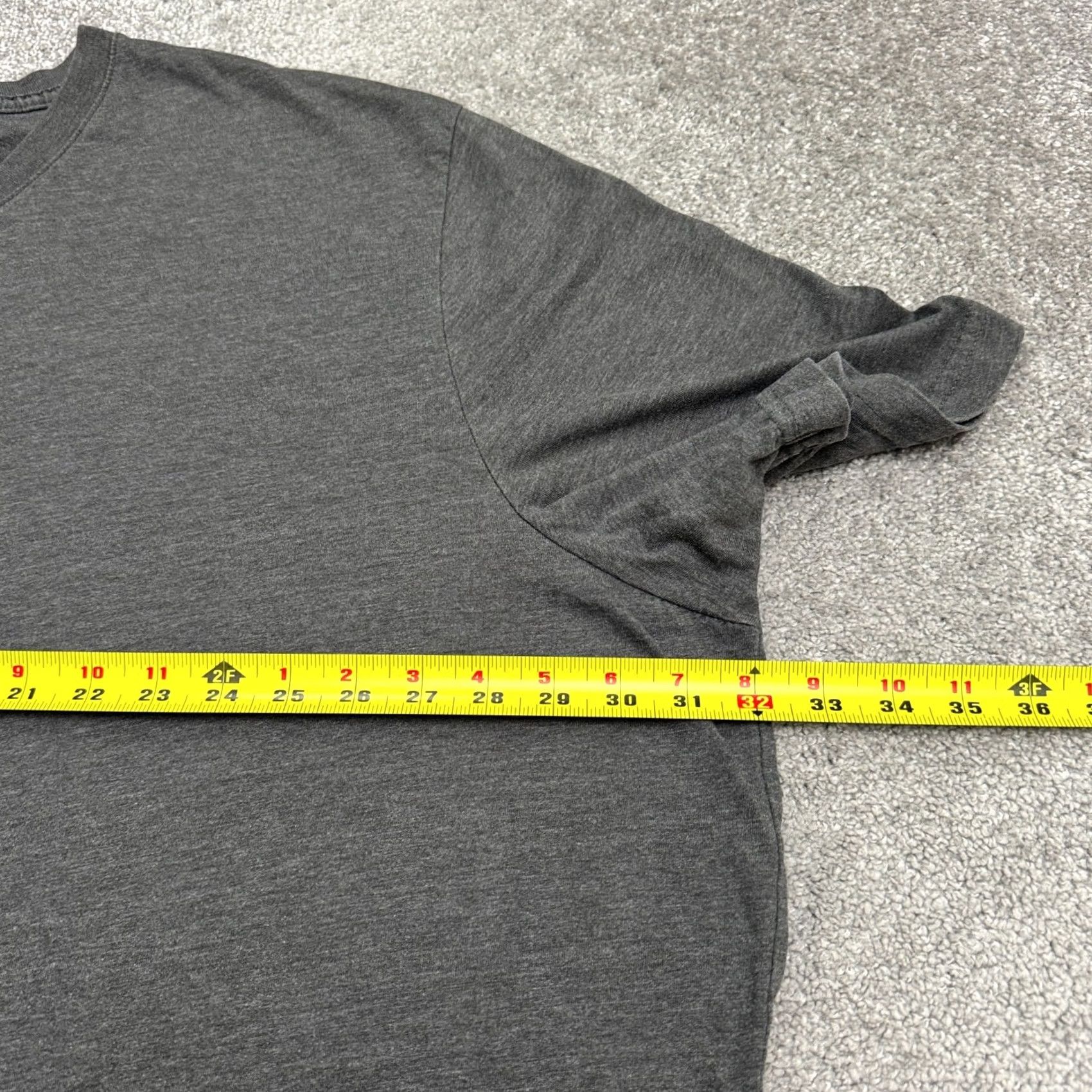 Vintage St. John's Bay T-Shirt Mens 5XL Gray V-Neck Tee Short Sleeve Basic Easy Care Quick-Dri Basic Tee Regular Fit Big & Tall Size US XXL / EU 58 / 5 - 6 Thumbnail