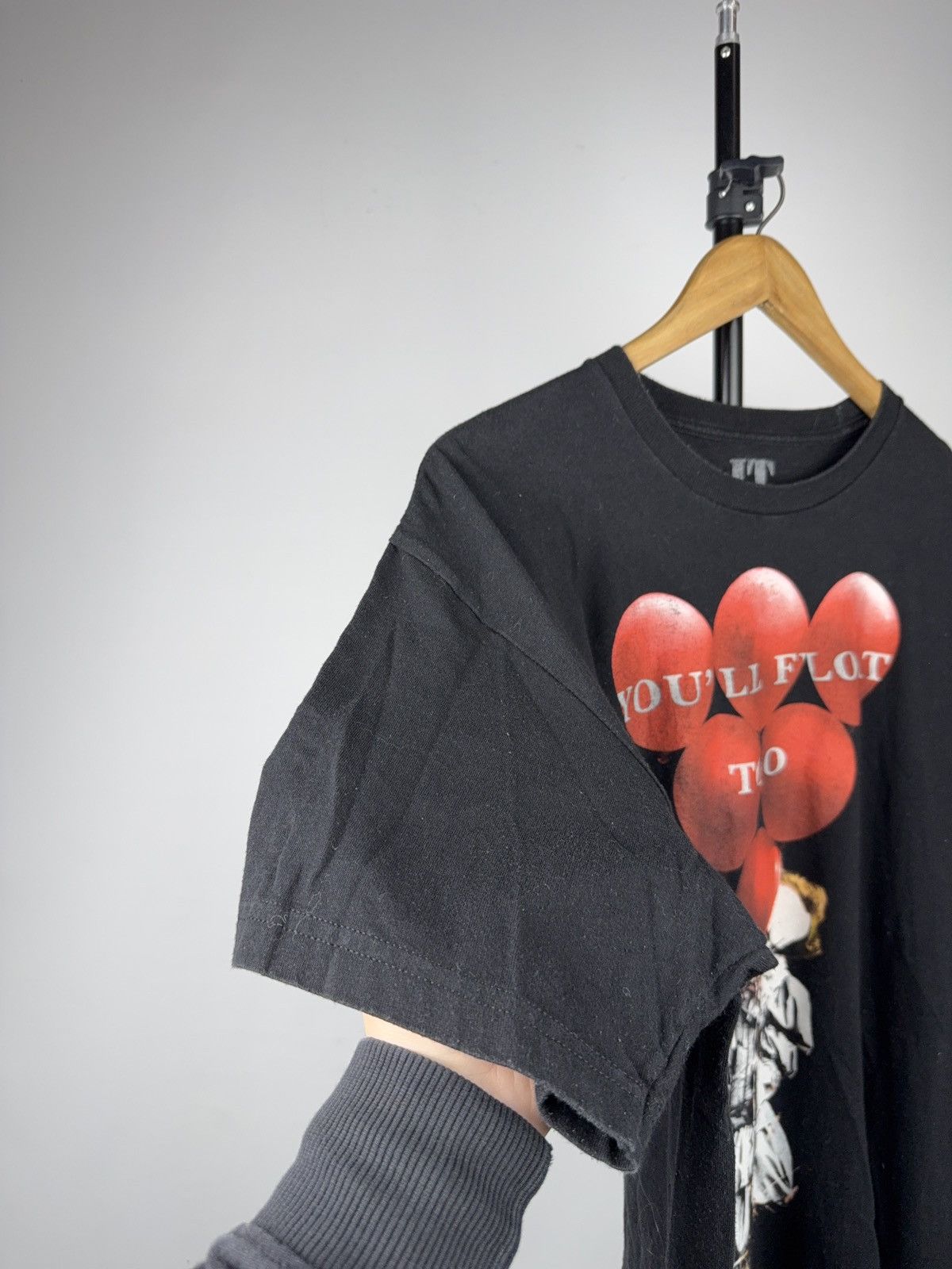 Japanese Brand 2022 IT Horror Movie Pennywise Graphic T-Shirt Size US L / EU 52-54 / 3 - 4 Thumbnail