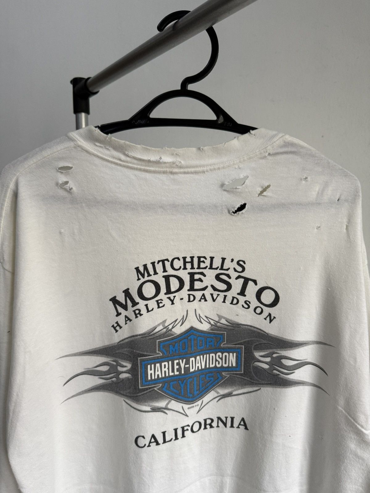 Vintage Vintage 2005 Harley Davidson Blue flame distressed shirt Size US M / EU 48-50 / 2 - 8 Thumbnail