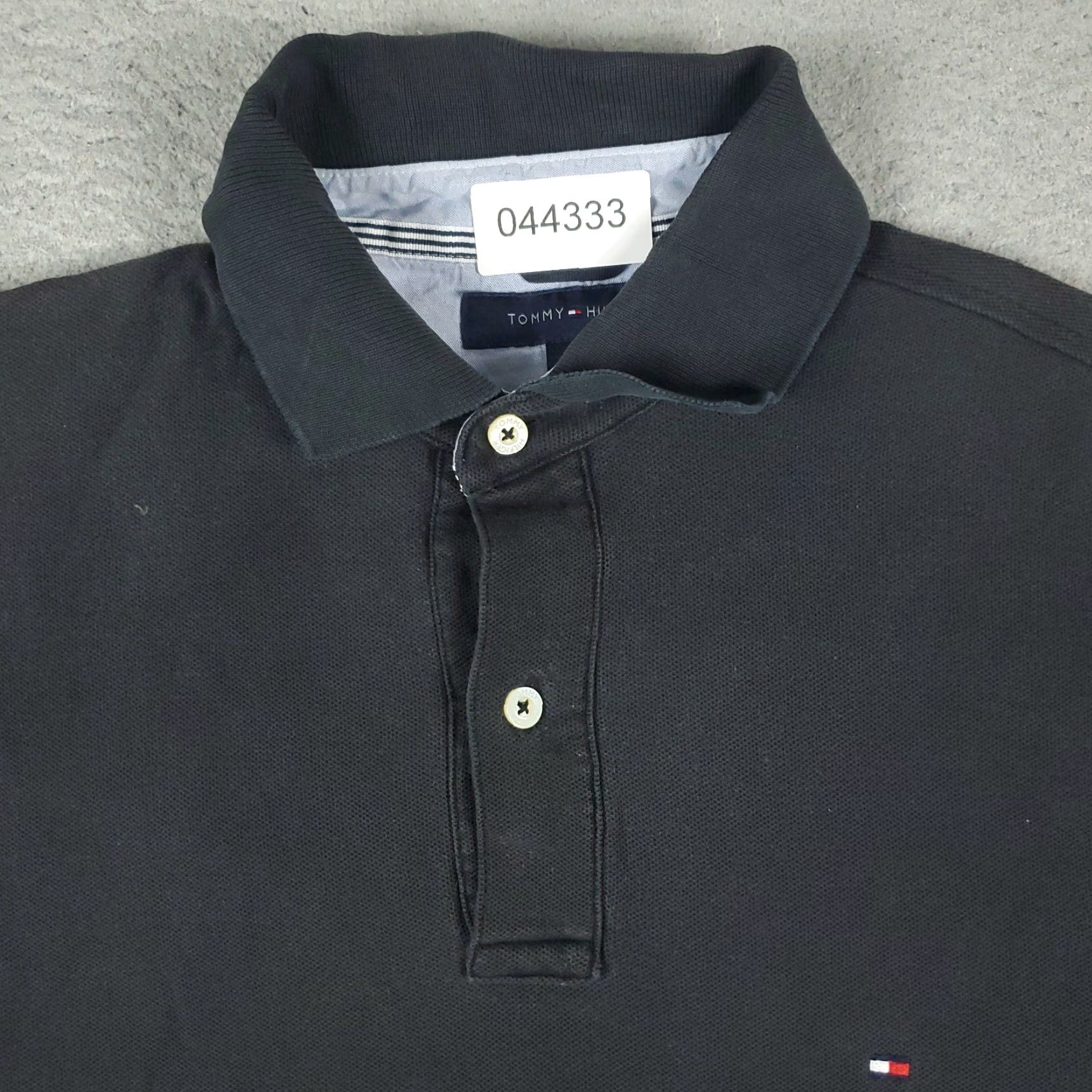 Tommy Hilfiger VINTAGE Tommy Hilfiger Polo Shirt Mens Small Black Casual Short Sleeve Polo Shirt S Black Tommy Hilfiger Modern Classic Logo Polo Mens Small Black Size US S / EU 44-46 / 1 - 2 Thumbnail