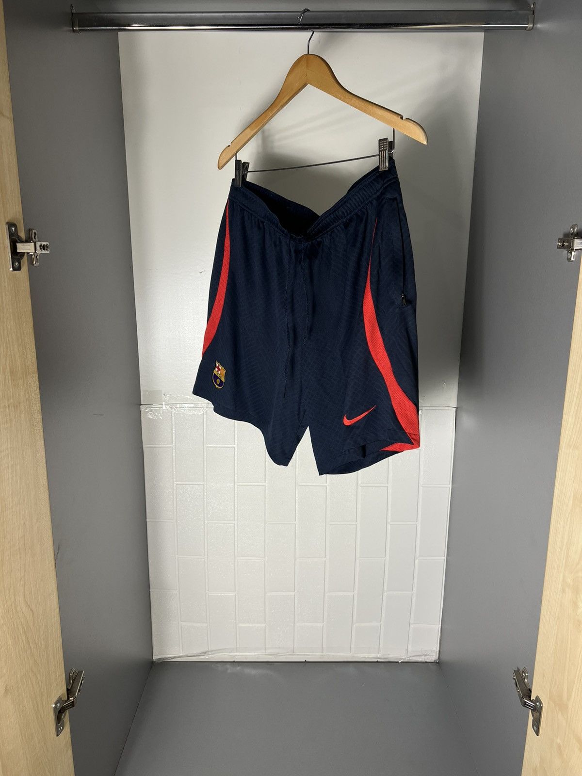 Nike VINTAGE NIKE FC BARCELONA SPAIN SOCCER JERSEY RETRO Y2K 90s Size US XL / EU 56 / 4 - 7 Thumbnail