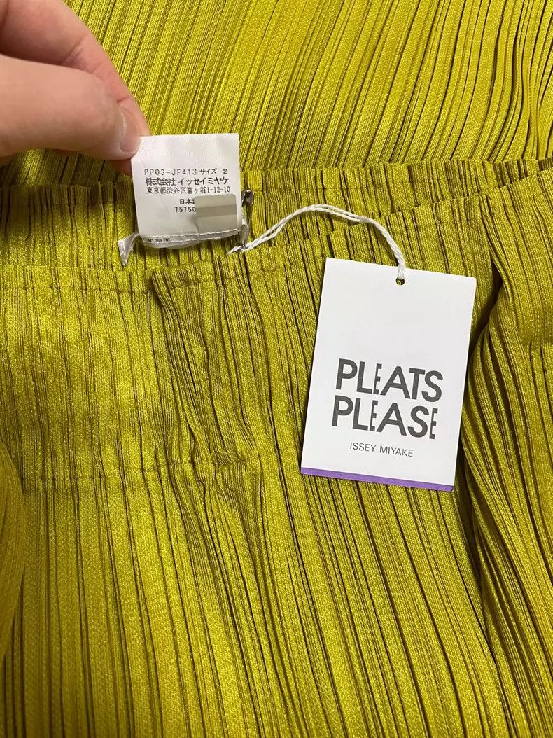 Issey Miyake Issey Miyake size:2 Ginger yellow pleated trousers Size 22" - 8 Thumbnail