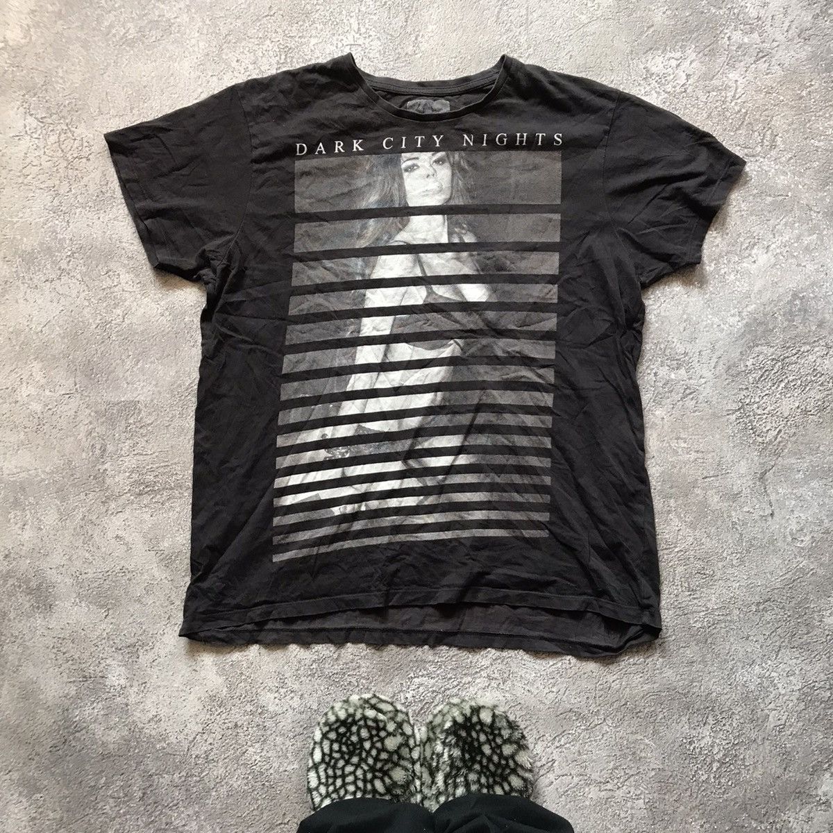 Vintage Vintage Y2K Graphic Tee Sun Faded Dark City Nights Skate XL Size US XL / EU 56 / 4 - 2 Thumbnail