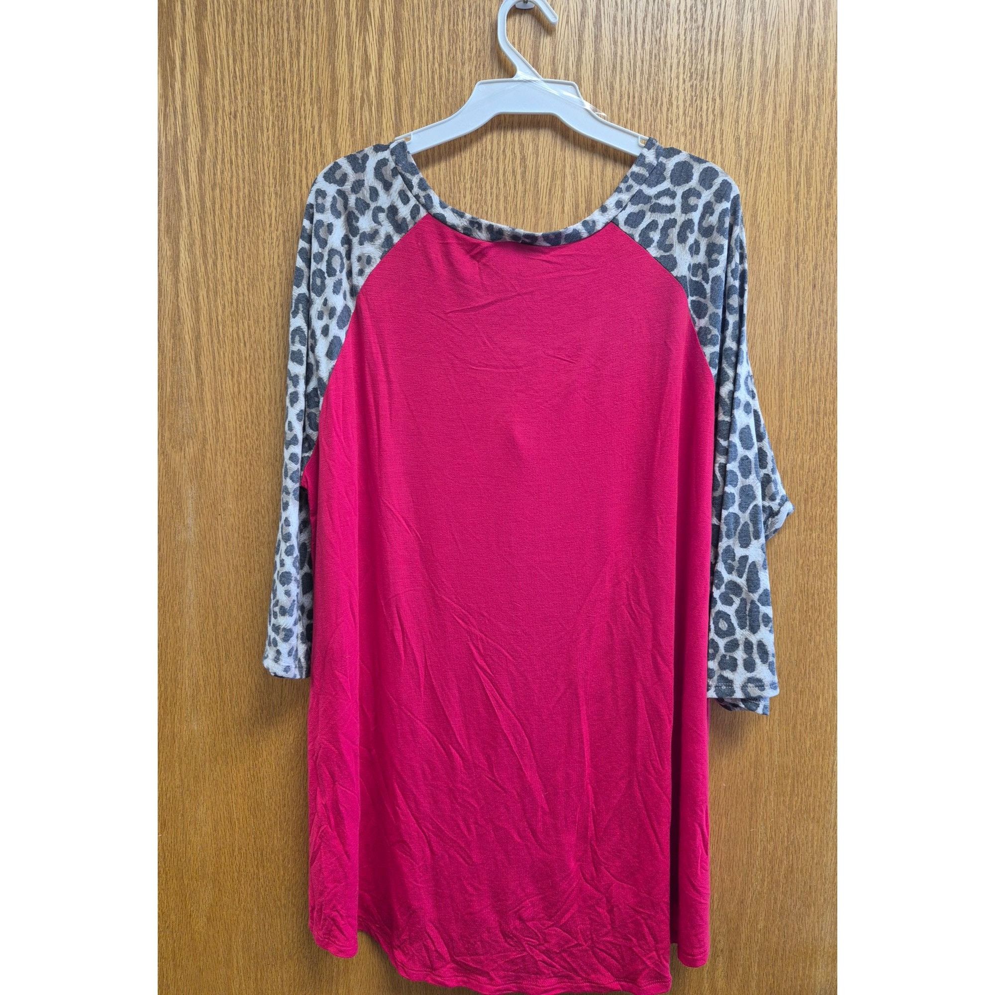 Other Now N Forever, Red Shirt, Animal Print Heart, 3X Size 3XL / US 20-22 - 5 Thumbnail