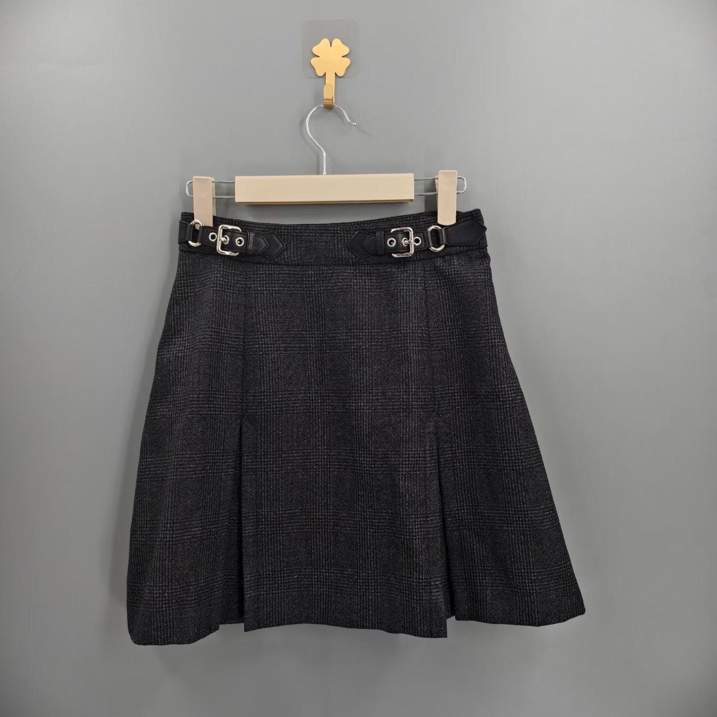 Miu Miu Miu Miu Wool Skirt 24 Women Size 24" / US 00 / IT 34 - 1 Thumbnail