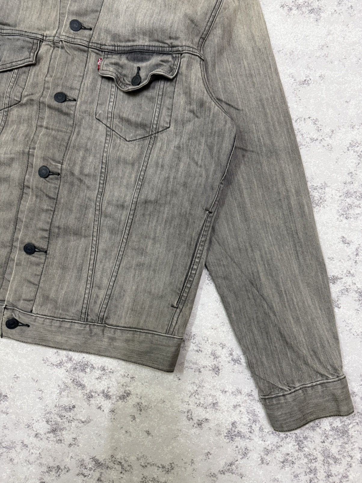 Levi's Levi’s Black Fade Denim Trucker Jacket Size US M / EU 48-50 / 2 - 5 Thumbnail