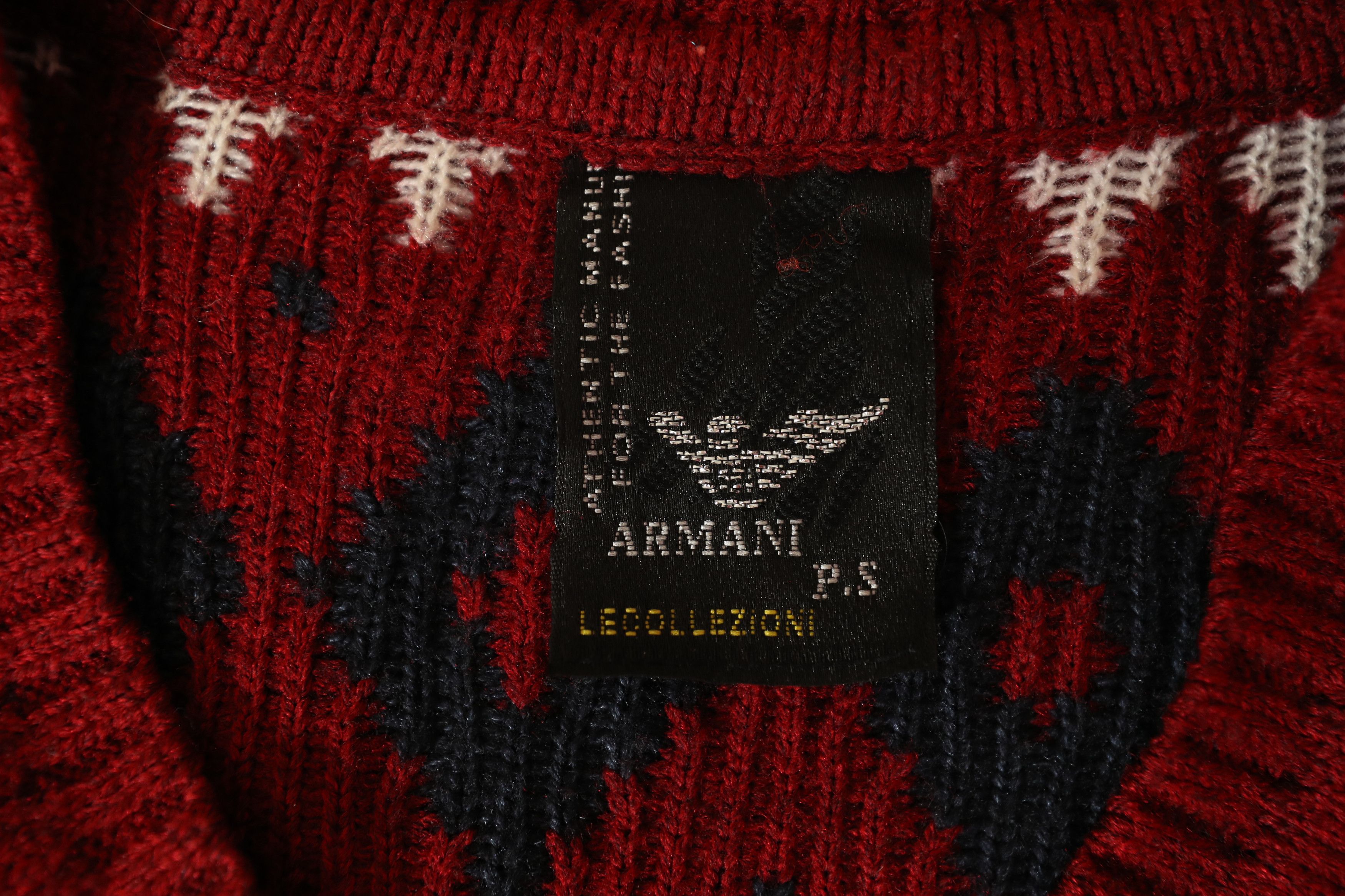 Giorgio Armani Georgio Armani V-Neck Red Pattern Sweater (M) Size US M / EU 48-50 / 2 - 8 Thumbnail