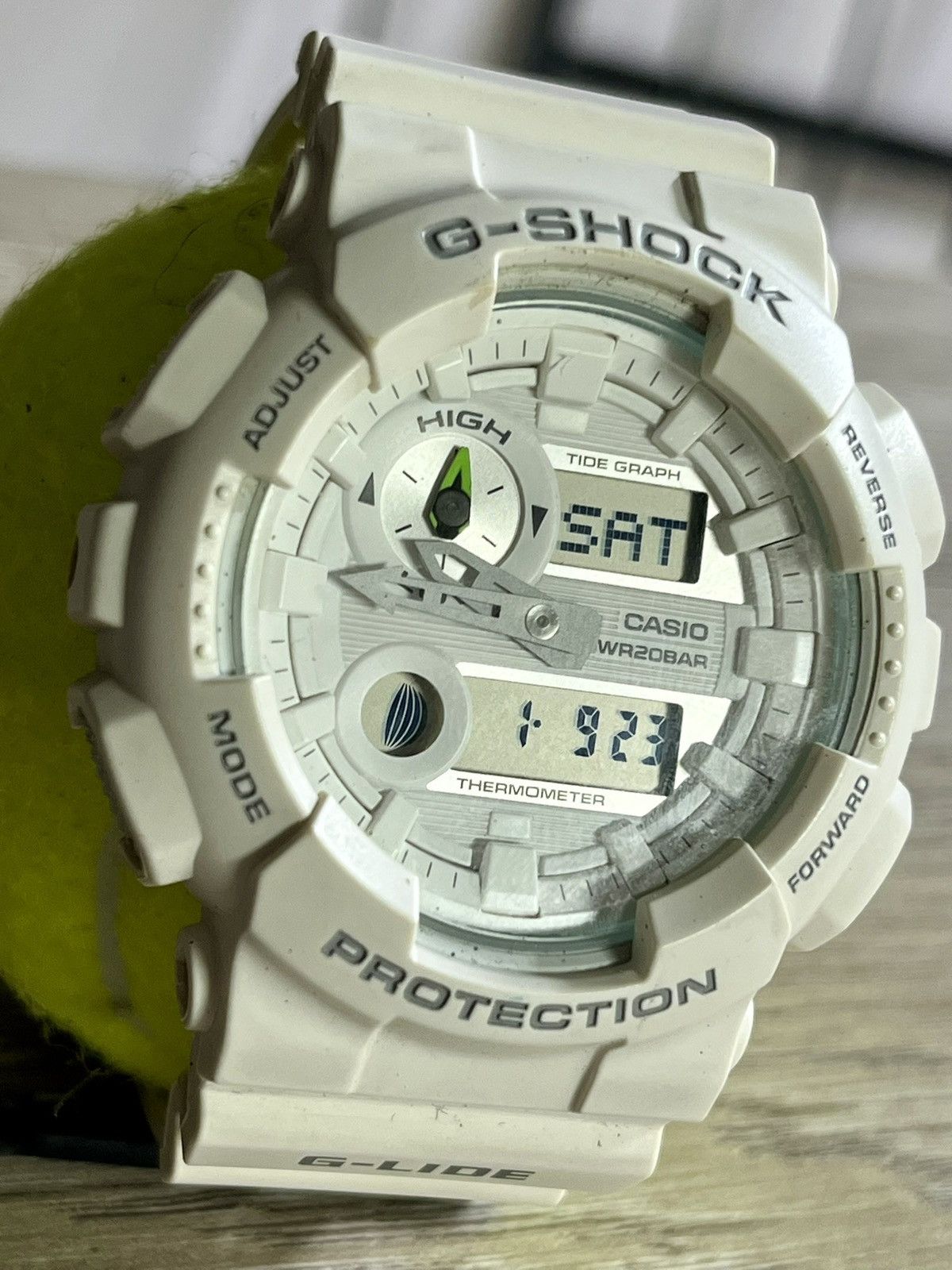 G Shock White G-Shock digital watch Size 44 - 2 Thumbnail