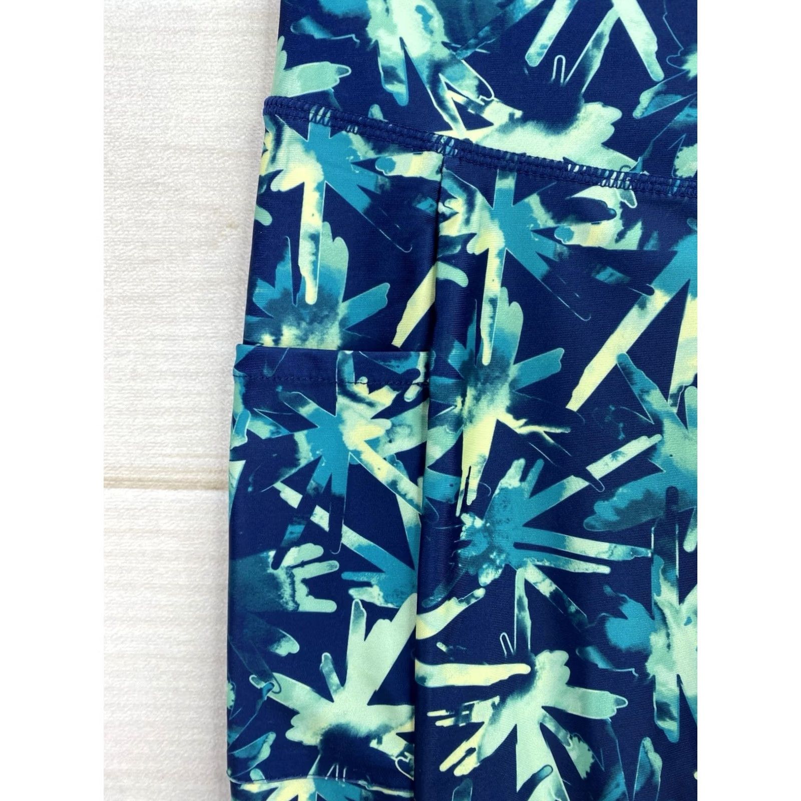 Skin UV Skinz Blue Capris Bottom Womens M UPF 50+ Floral Beach Size 32" / US 10 / IT 46 - 3 Thumbnail