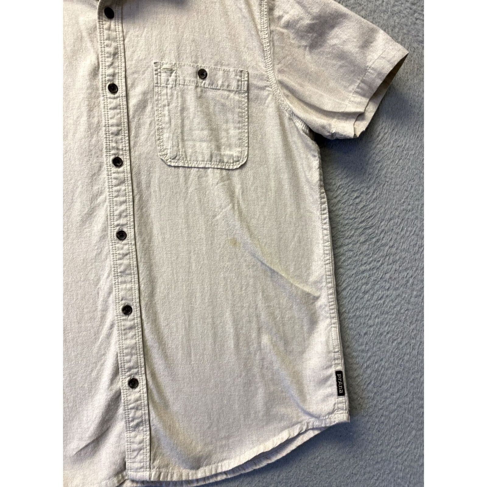 Prana prAna Button Shirt Mens Small Sand SS Button Up Lightweight Travel Shirts Men's/Sand/Travel/Lightweight/Short Sleeve/SS/0710 Size US S / EU 44-46 / 1 - 3 Thumbnail