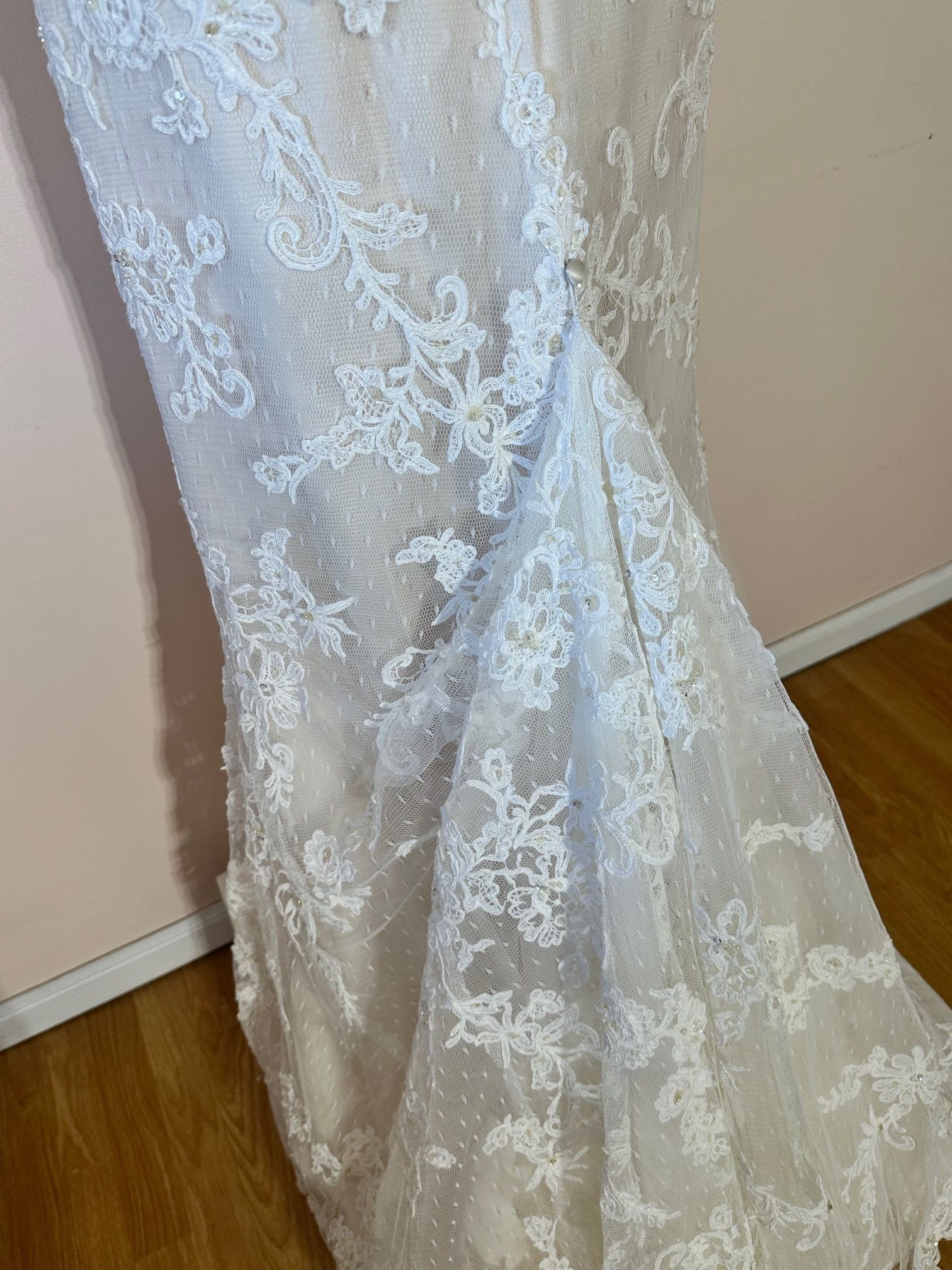 Casablanca Casablanca Ivory Lace 1975 Wedding Gown Size 8 Size M / US 6-8 / IT 42-44 - 5 Thumbnail