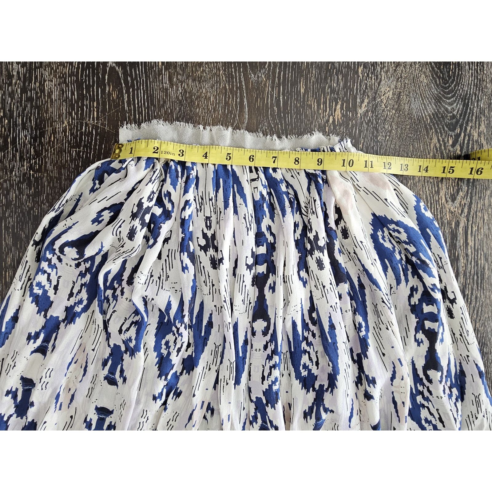 Ulla Johnson ULLA JOHNSON 100% Silk Chiffon Batik Print Midi Skirt 4 Size 27" / US 4 / IT 40 - 5 Thumbnail