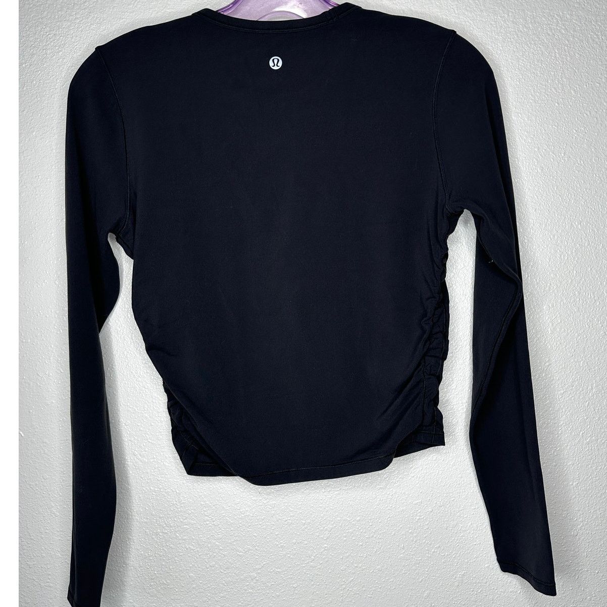 Lululemon Lululemon Black All It Takes Long Sleeve Ruched Crop Top 4 Size S / US 4 / IT 40 - 7 Thumbnail