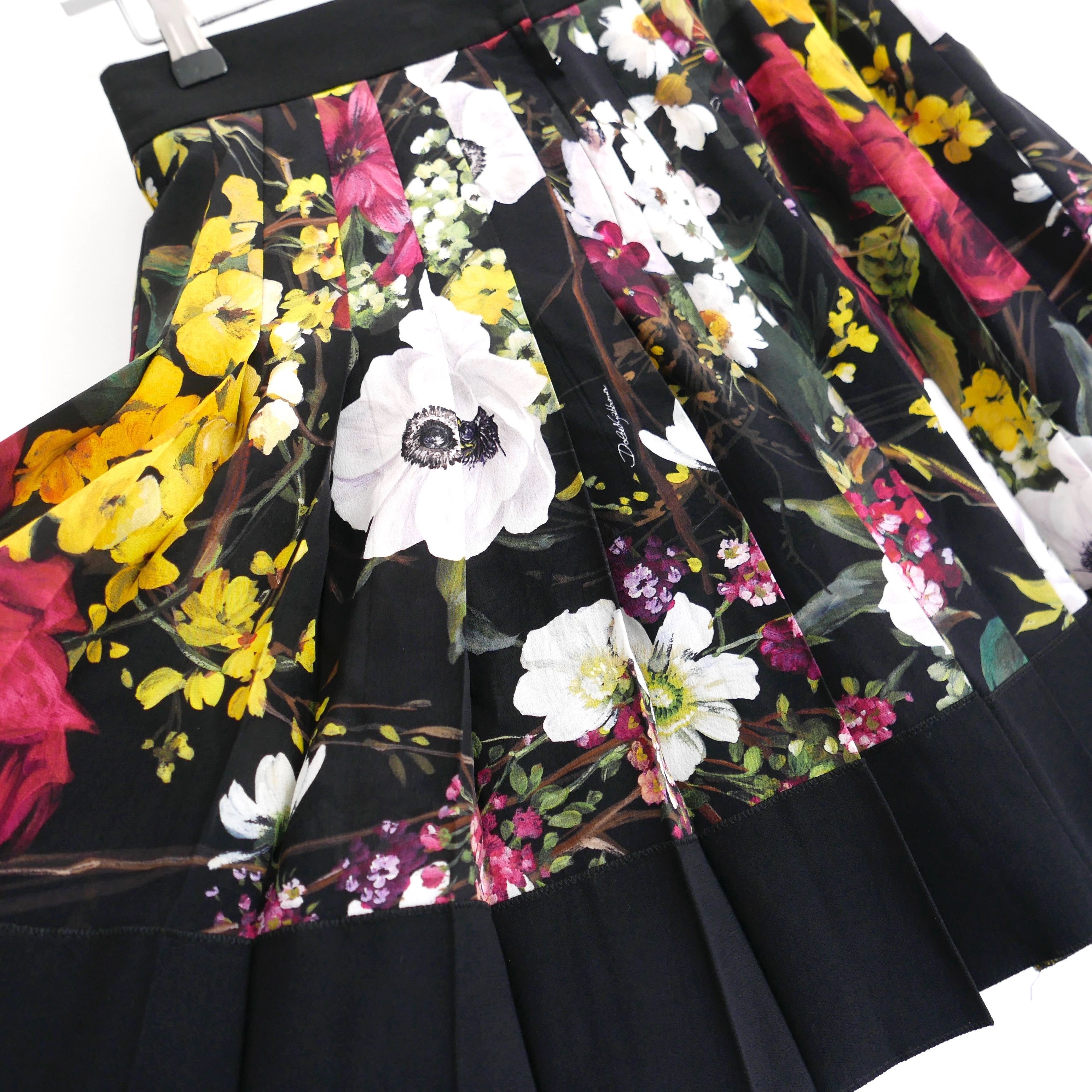 Dolce & Gabbana Dolce & Gabbana pleated floral print short skirt Size 27" / US 4 / IT 40 - 4 Thumbnail