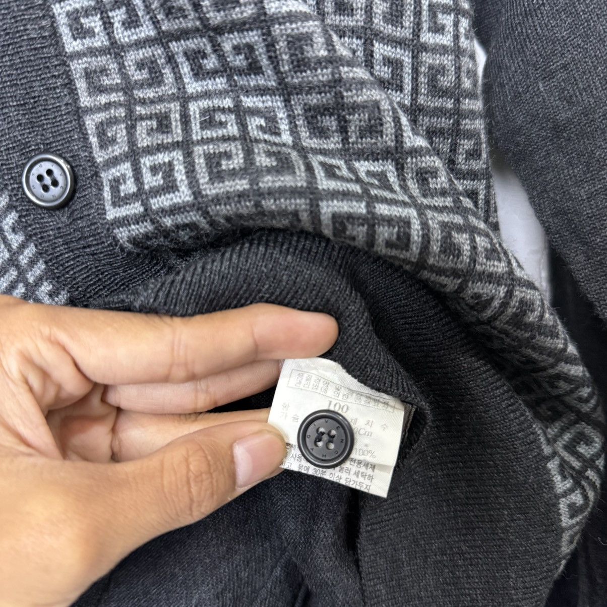 Givenchy Givenchy monogram wool cardigan knit grey Size US XL / EU 56 / 4 - 7 Thumbnail