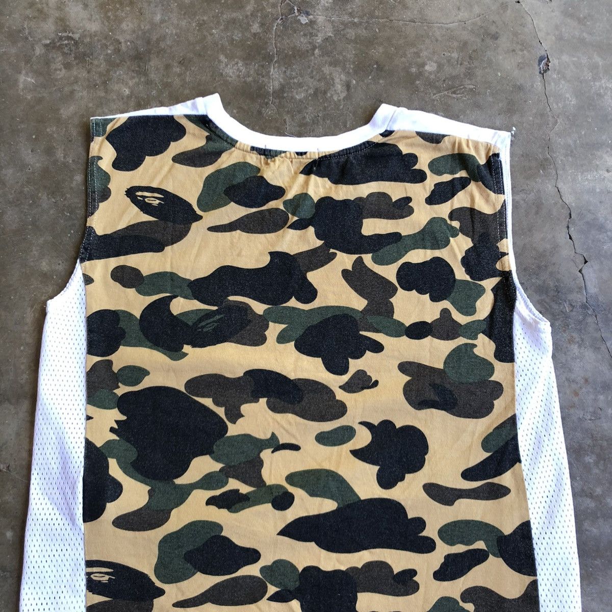 Bape Bape A Bathing Ape 1993 1st Camo Sleveeless T-shirt White Size US S / EU 44-46 / 1 - 11 Thumbnail