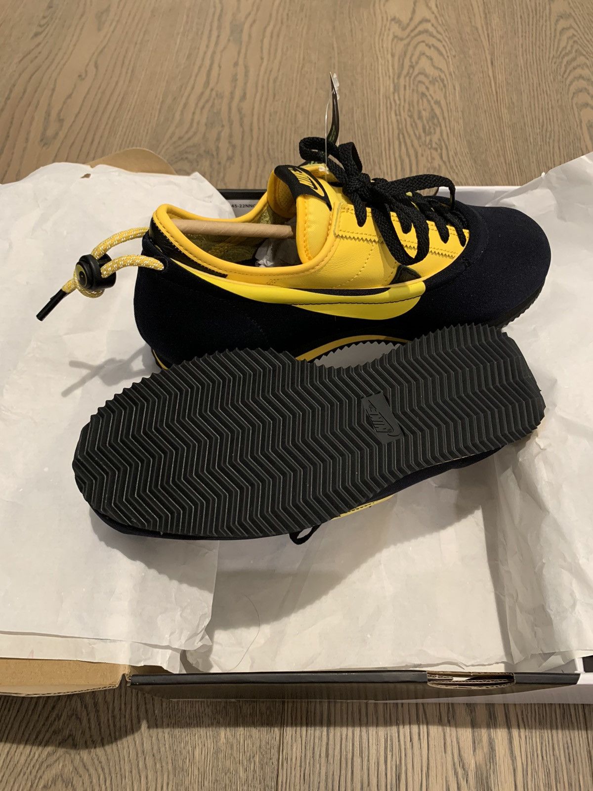 CLOT × Nike Nike x Clot “CLOTEZ” Yellow/Black Bruce Lee Size US 9 / EU 42 - 2 Thumbnail