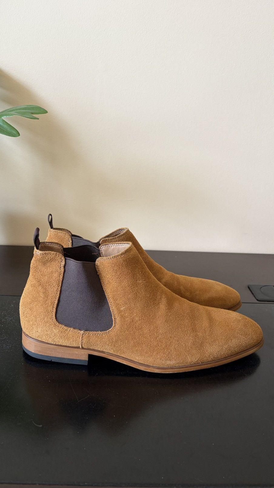 La Milano La Milano Suede Chelsea Boots – Tan – Size 10 Size US 10 / EU 43 - 3 Thumbnail