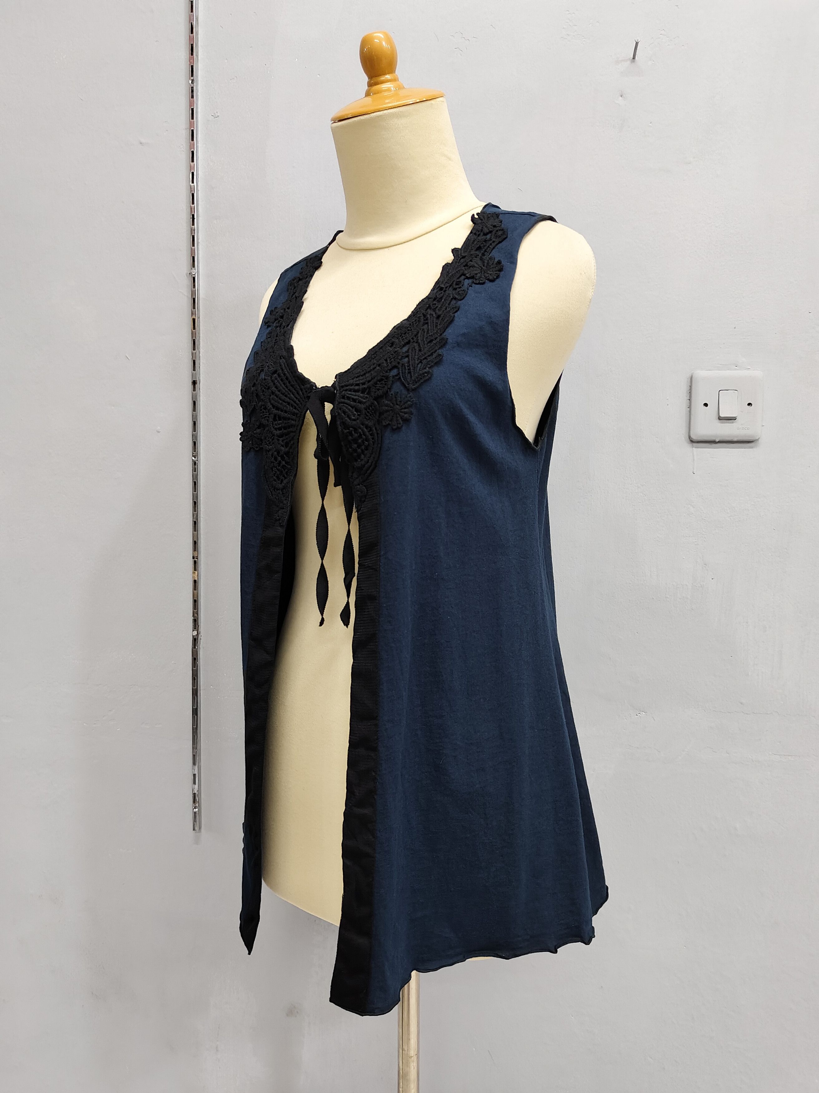 Anna Sui 00s Anna Sui❤️‍🔥Butterfly Brocade Y2K Style Lace Top Size L / US 10 / IT 46 - 3 Thumbnail