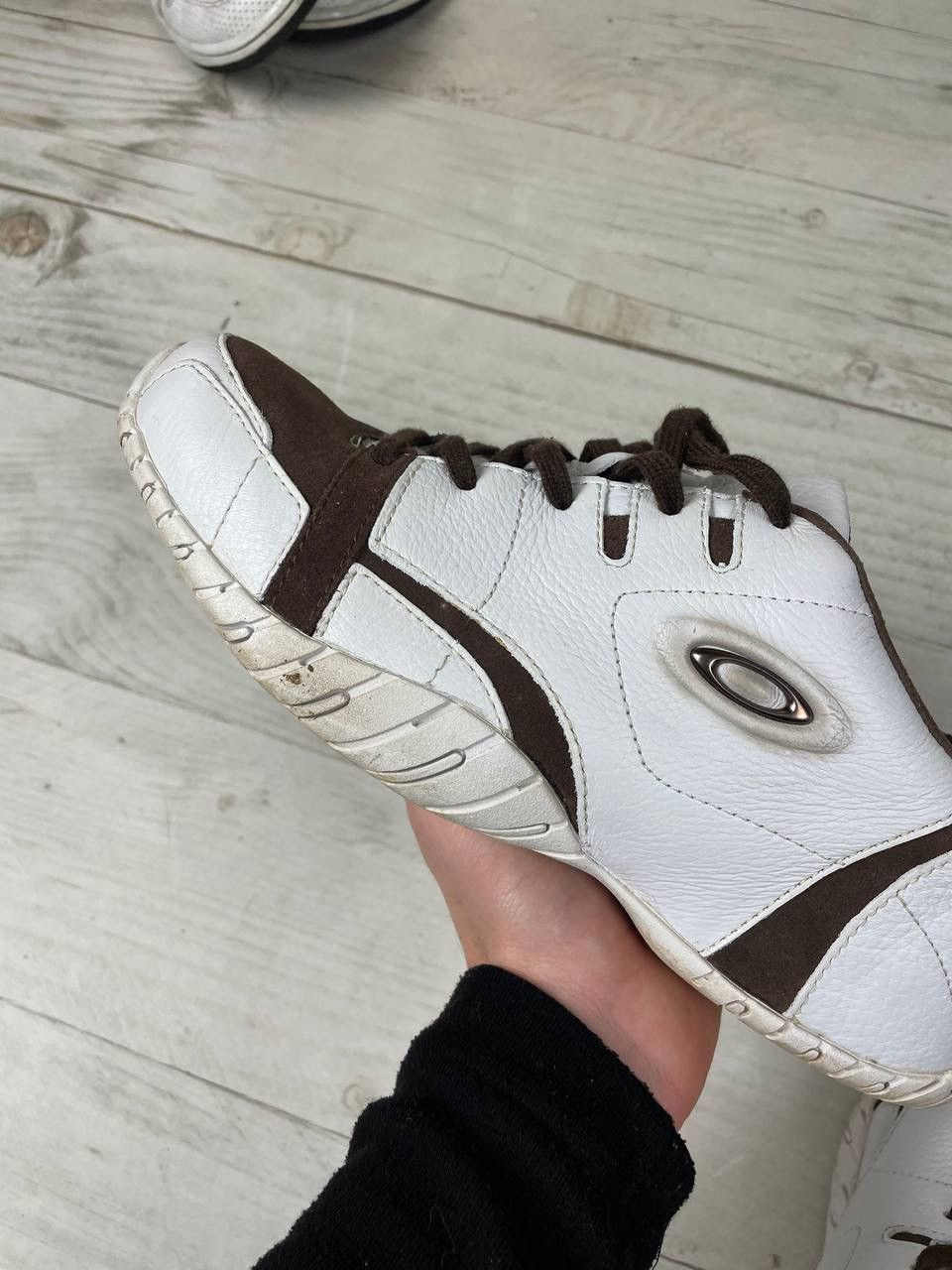 Oakley Vintage Oakley Tenis Leather Shoes Metal Logo Sneakers Size US 9 / EU 42 - 12 Thumbnail