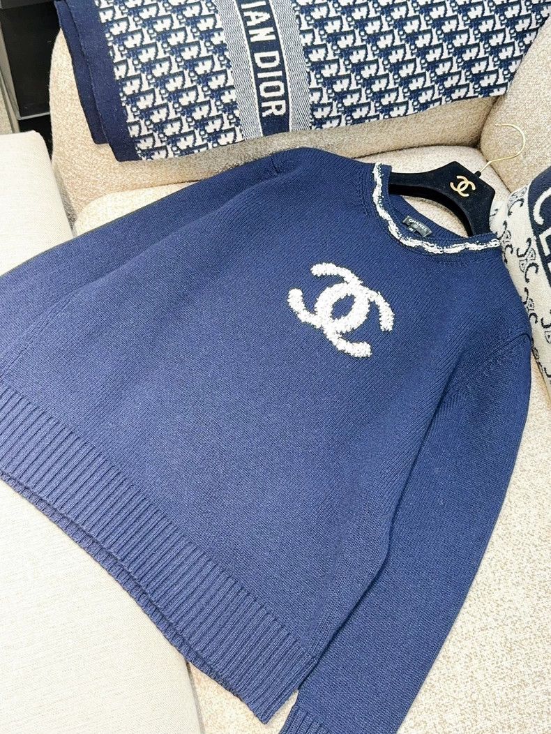 Chanel Chanel 21P dark blue lace double C round neck knit sweater Size S / US 4 / IT 40 - 2 Thumbnail