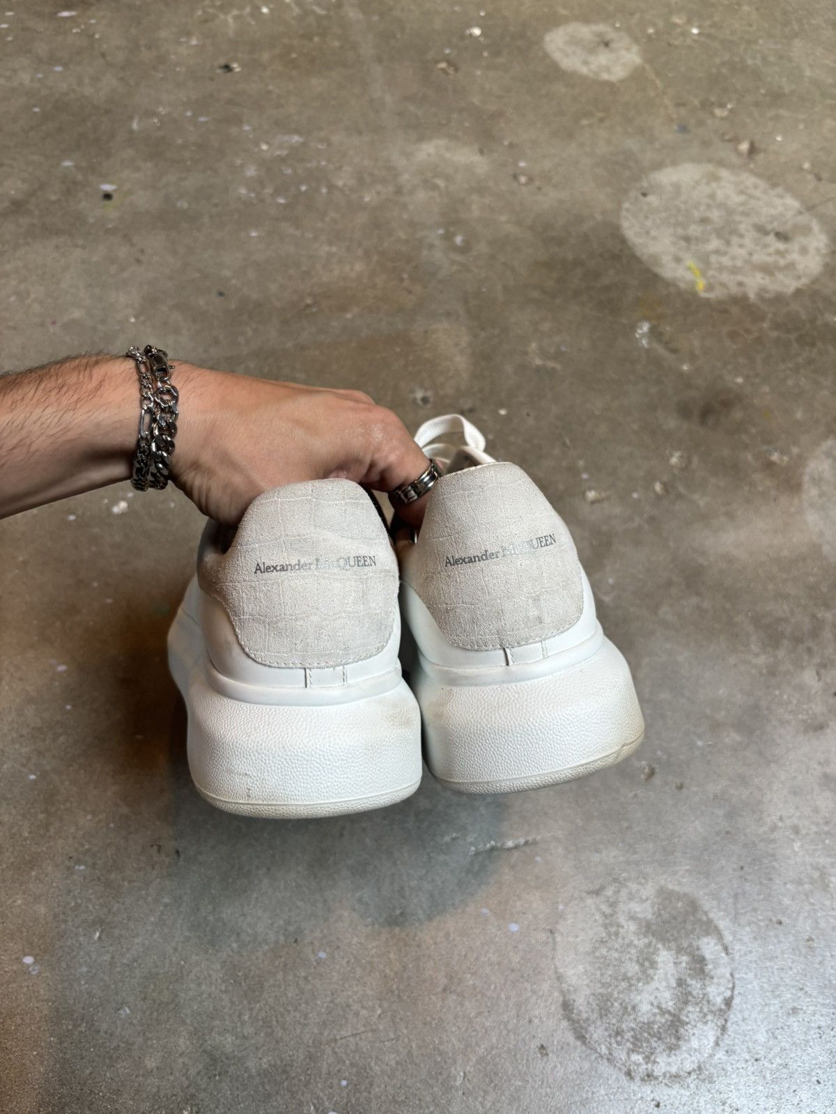 Alexander McQueen Alexander McQueen Oversized Sneaker Suede White Grey Size 12 Size US 12 / EU 45 - 4 Thumbnail