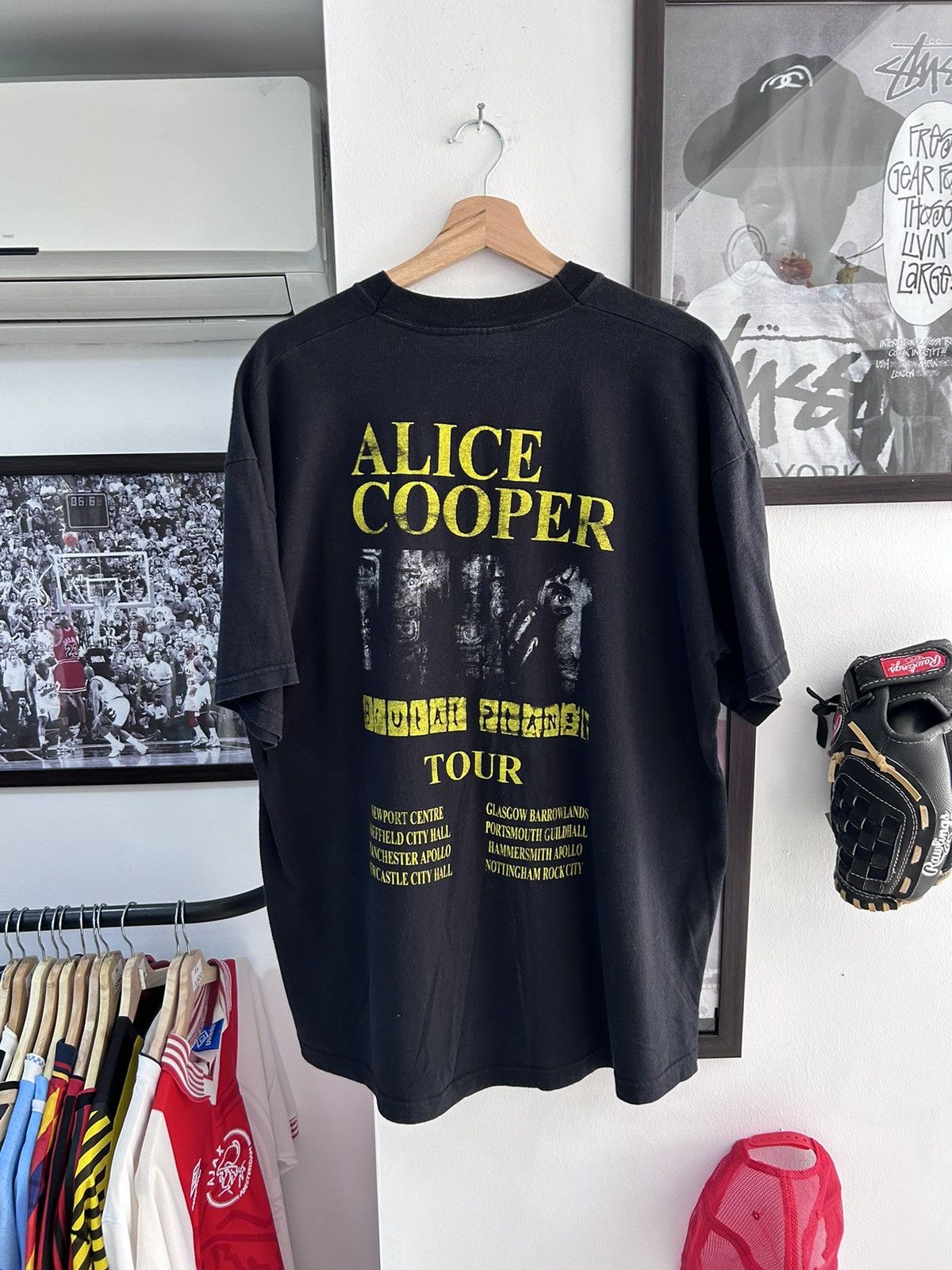 Vintage Alice Cooper 2000 Brutal Planet Tee Size US XL / EU 56 / 4 - 2 Thumbnail