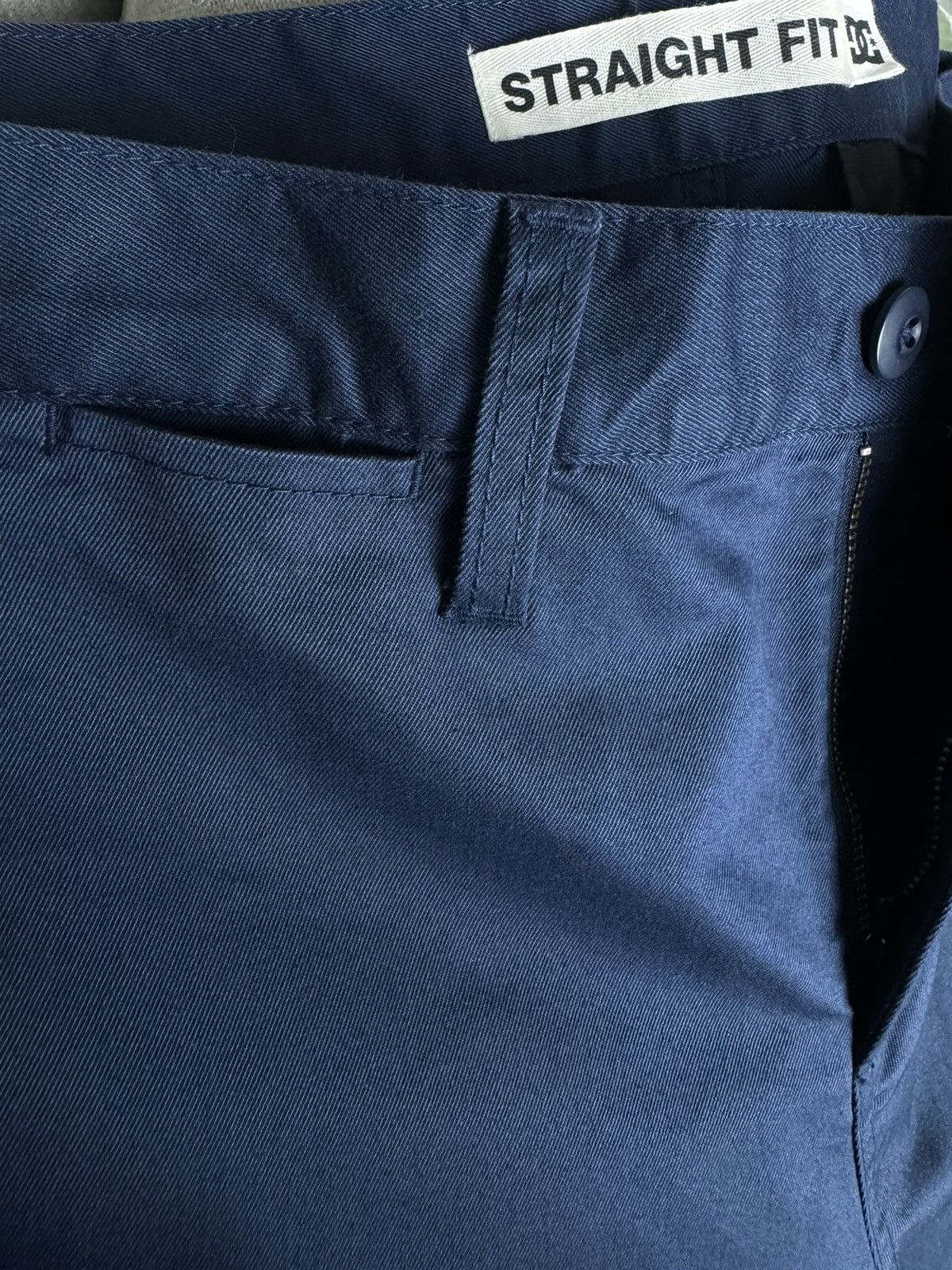 DC Essential DC Shoes Co Straight Fit Navy Chino Pants Size US 30 / EU 46 - 7 Thumbnail