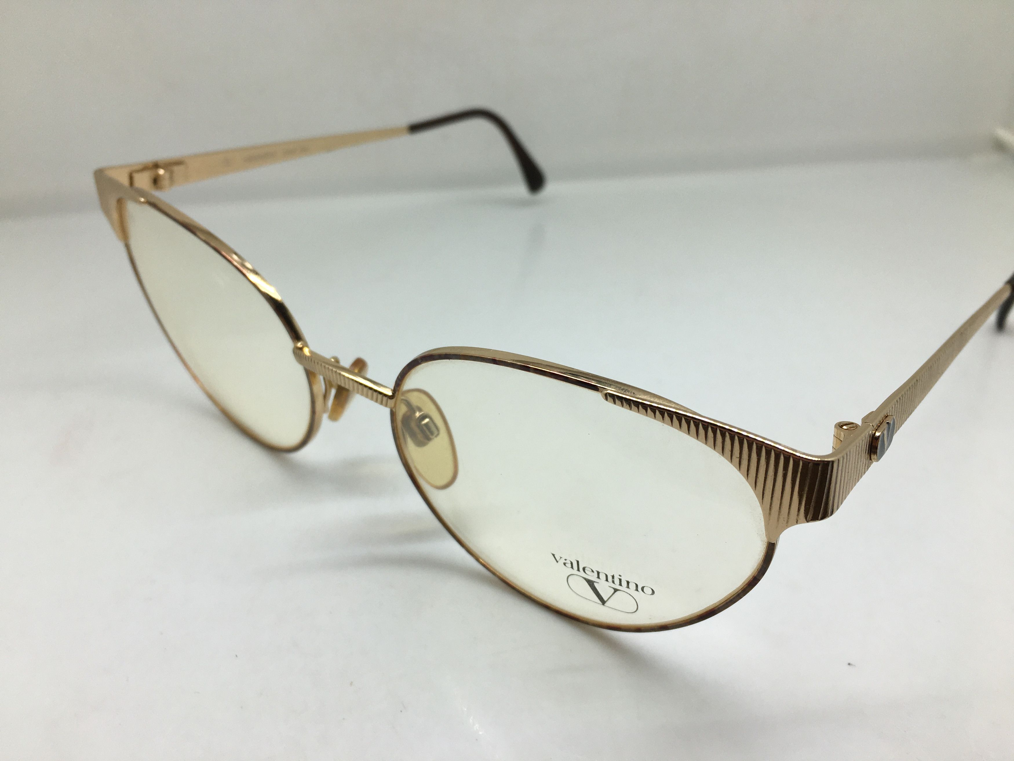 Valentino Vintage Valentino V370 Cat Eye Eyeglasses Frame Italy Size ONE SIZE - 3 Thumbnail