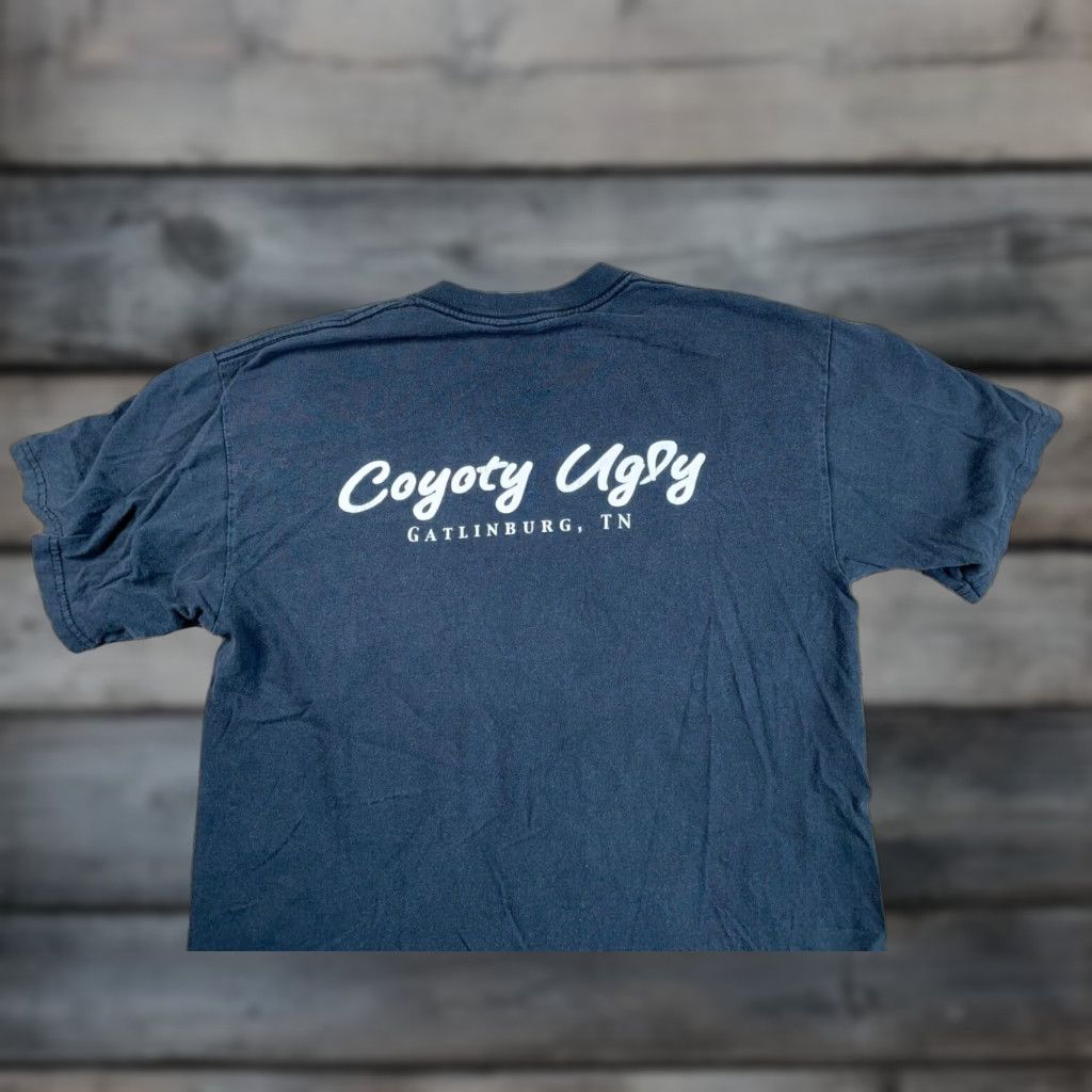 Gildan VINTAGE Gildan Coyote Ugly Script Logo T-Shirt Men Large Black Double-Sided City Retro Size US L / EU 52-54 / 3 - 1 Thumbnail