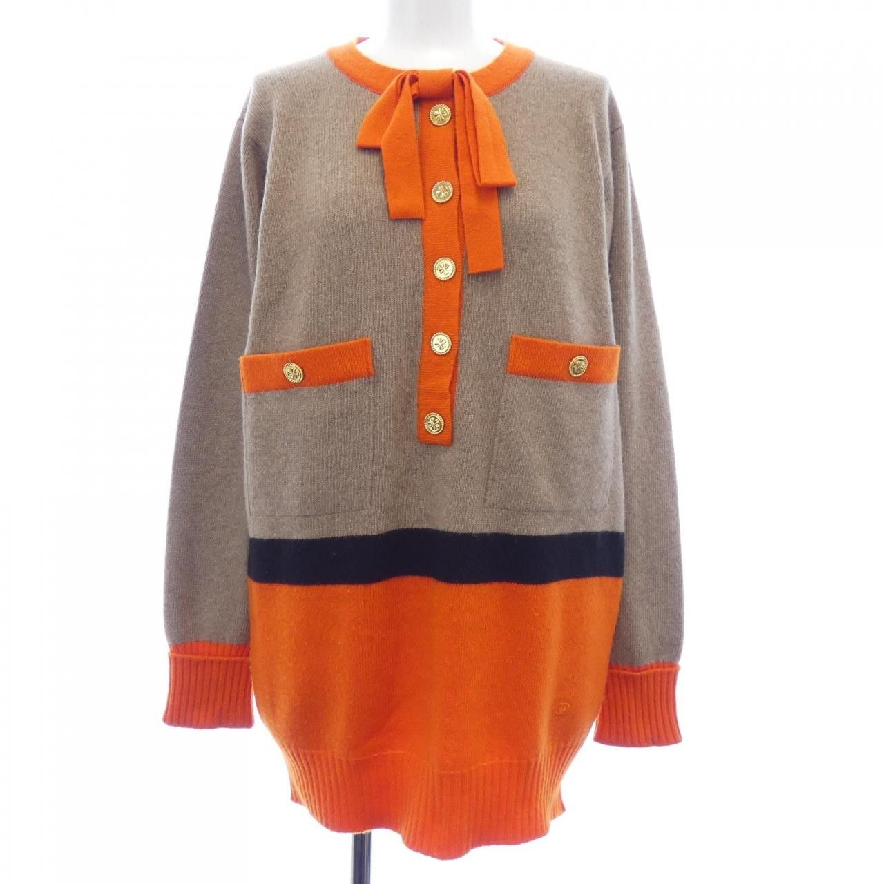 Chanel Chanel Chanel 100% Cashmere Knit Others Tops DUTY FREE for USA Size ONE SIZE - 1 Thumbnail