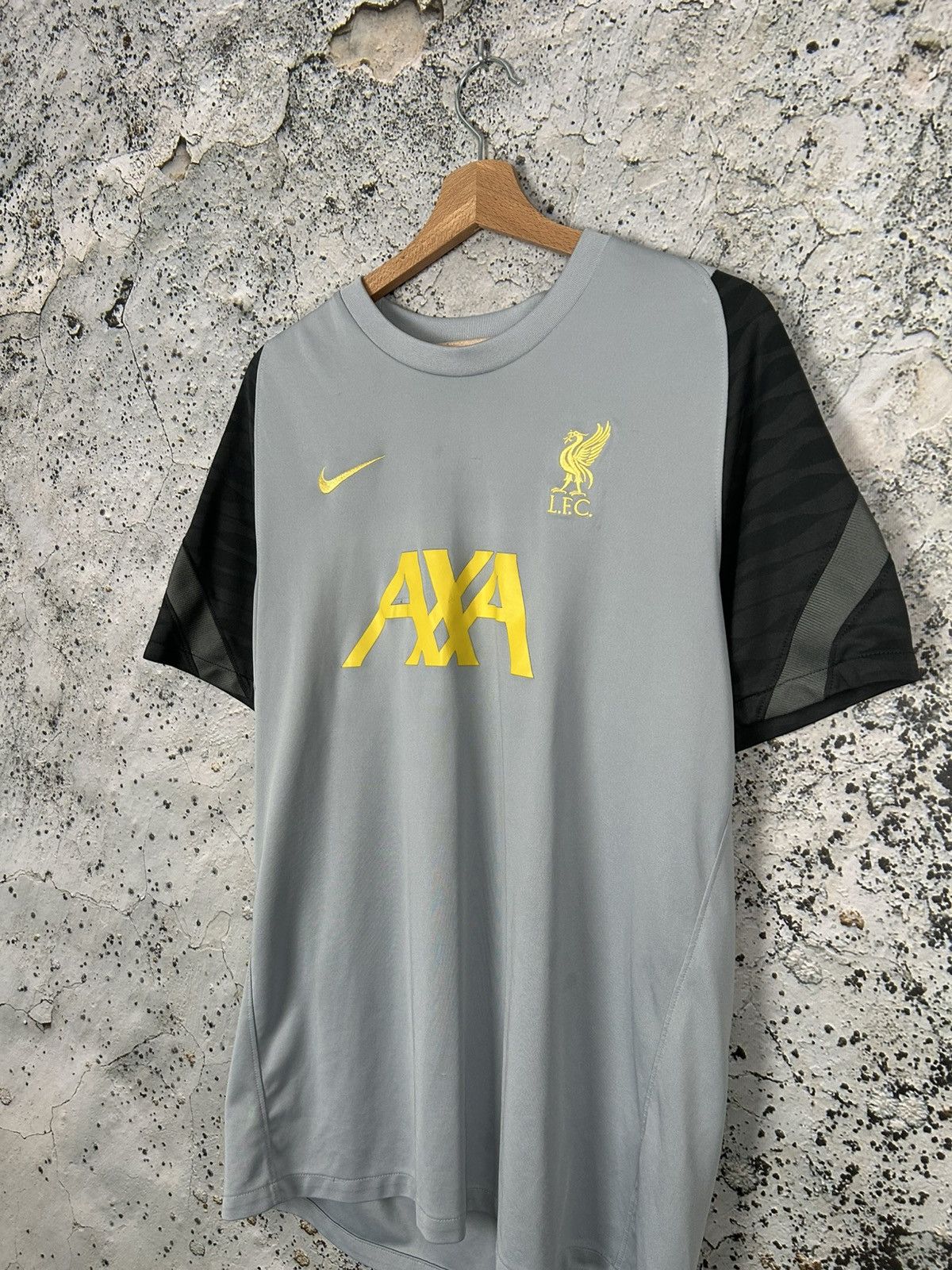 Nike Nike Liverpool FC Soccer Jersey Football Premier League Size US L / EU 52-54 / 3 - 2 Thumbnail