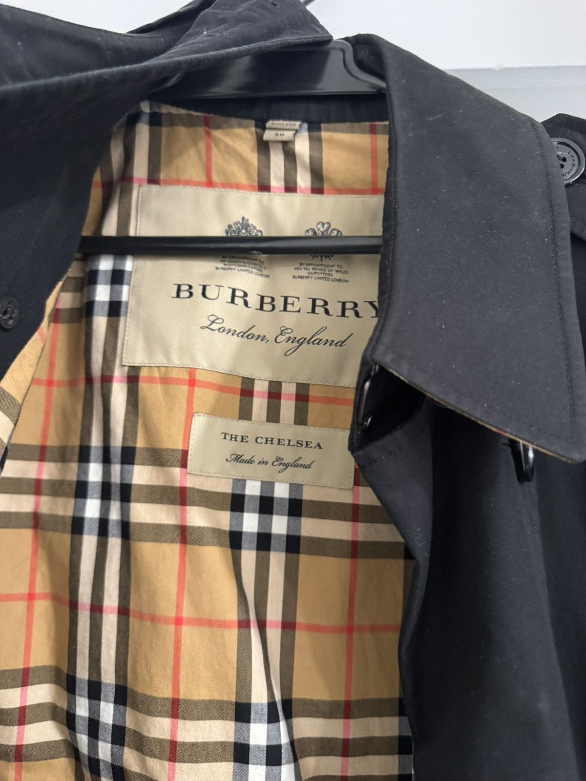 Burberry Burberry black chelsea trench coat Size US M / EU 48-50 / 2 - 2 Thumbnail