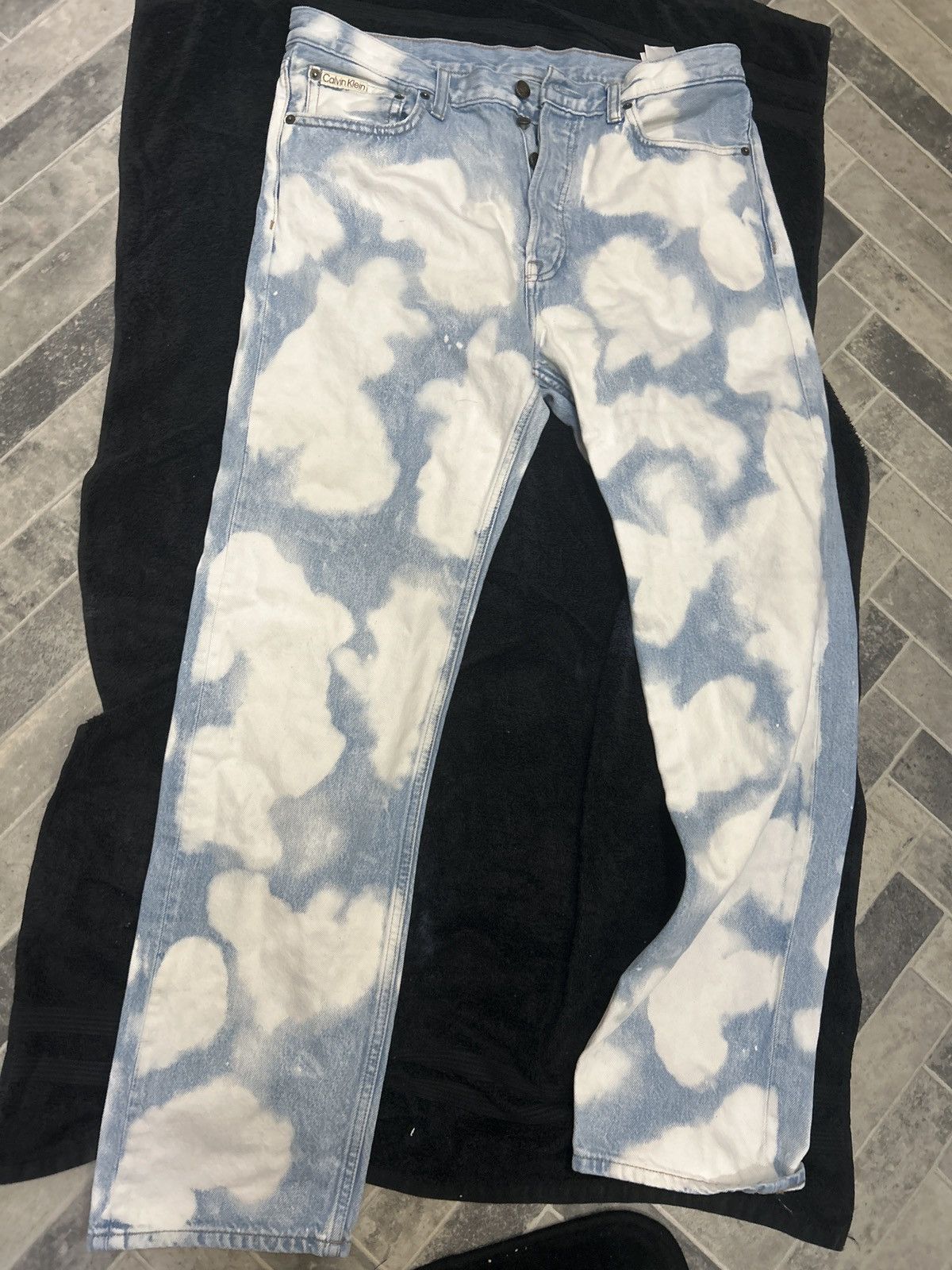 Calvin Klein Calvin Klein Jeans With White Spot Lile Designs Size US 32 / EU 48 - 2 Thumbnail